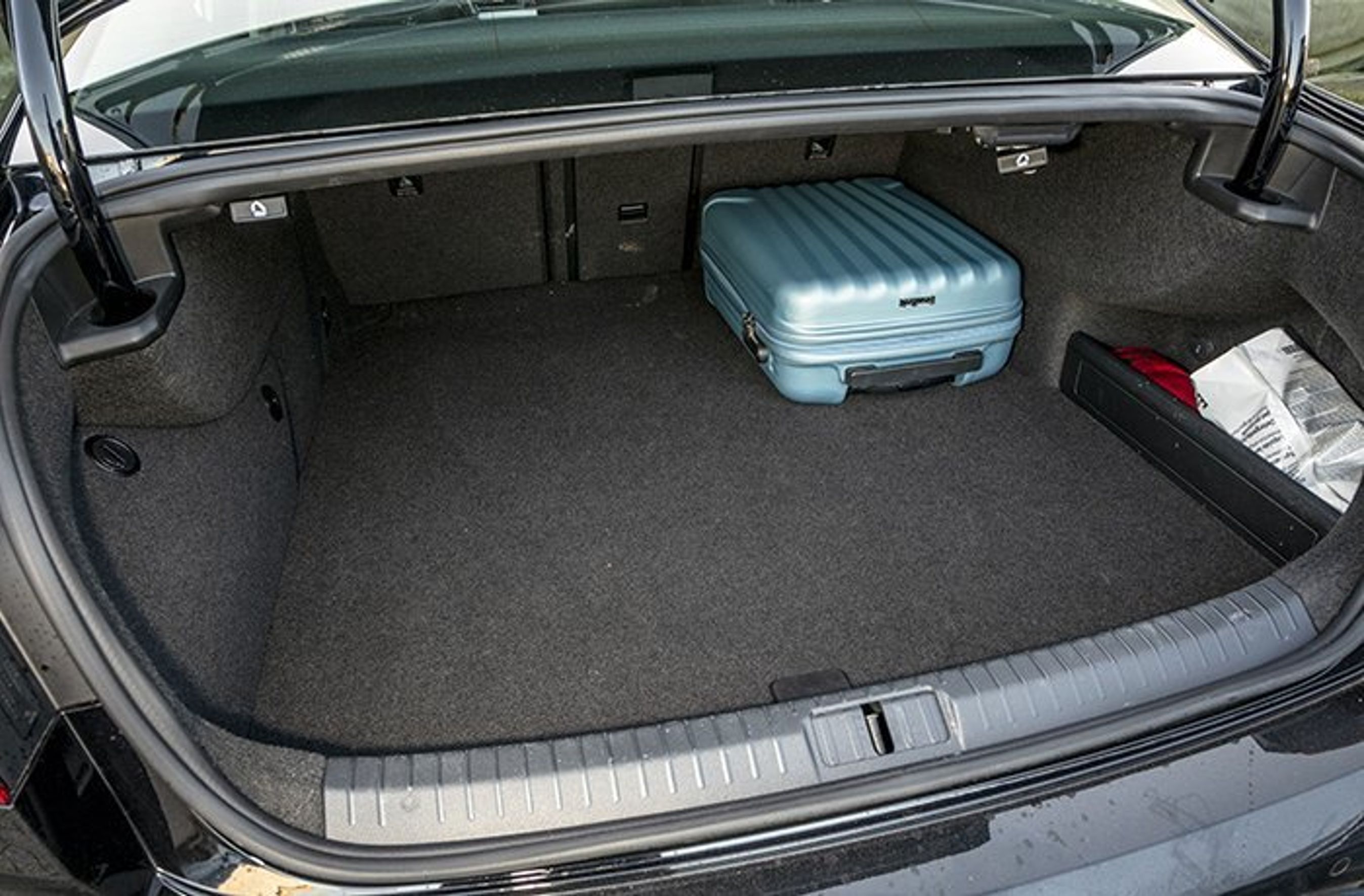 VW Passat GTE bagagerum