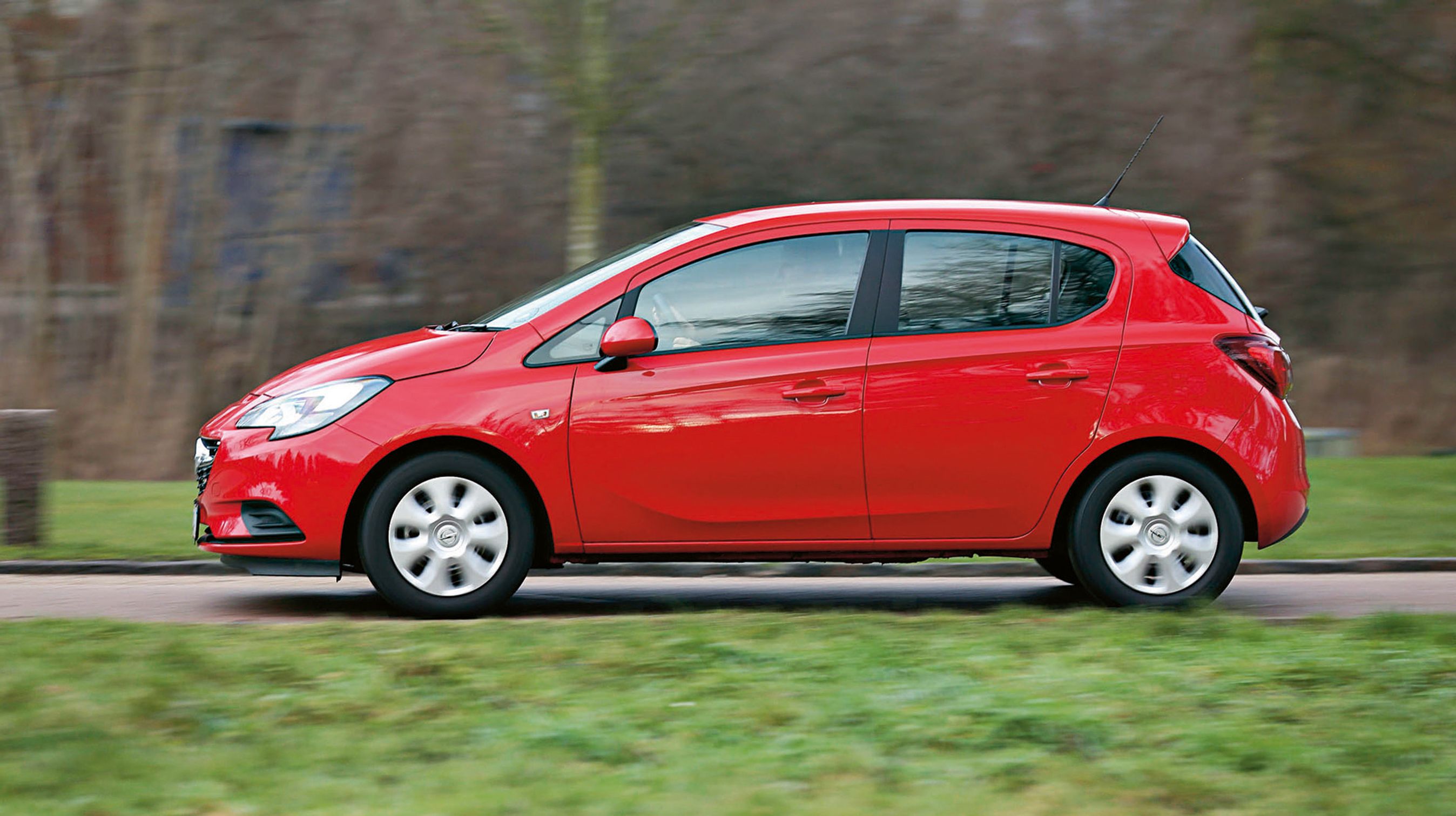 Opel Corsa har bevaret sine karakteristiske linjer, selv om bilen er ny fra ende til anden. Corsa er da også Opels bedst sælgende bilmodel, så behovet for radikale ændringer har ikke været udtalt.