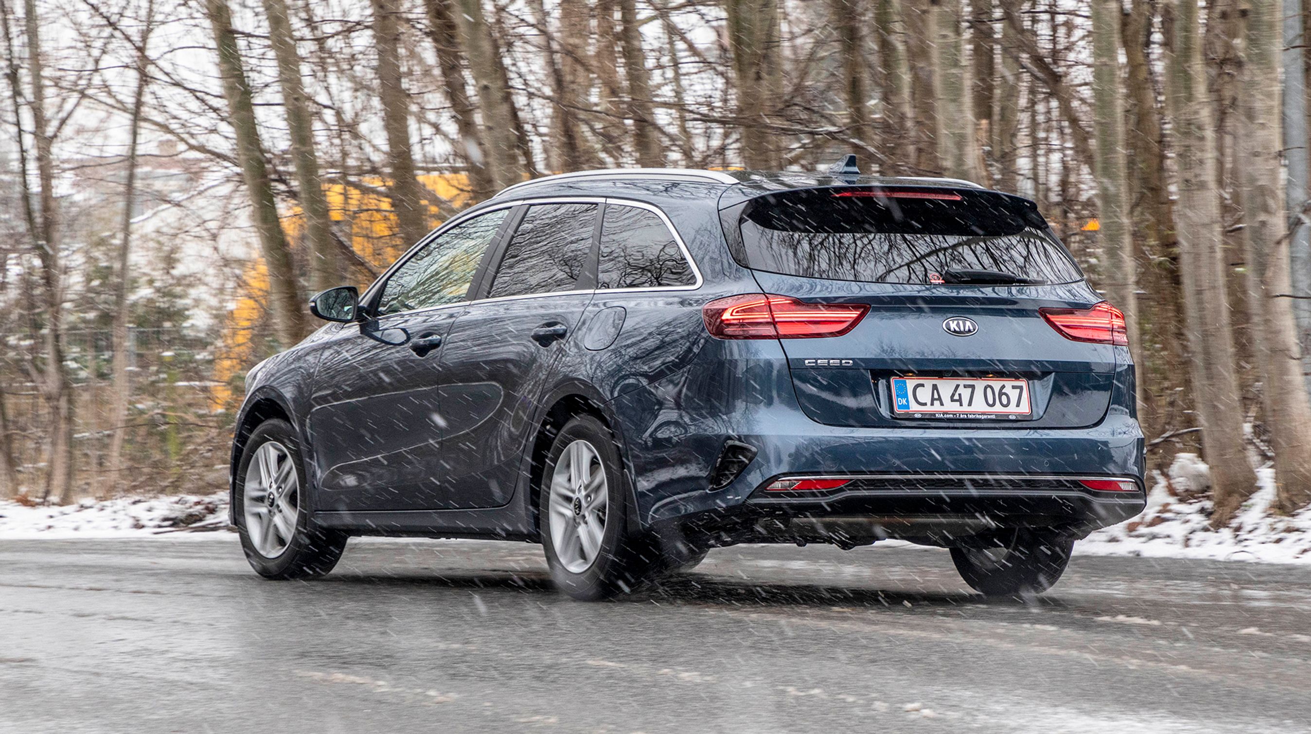 Kias design er løbende blevet mere europæisk, det ses især bagfra med de sportslige baglygter. Ceed fås som stationcar samt i en femdørs variant. 