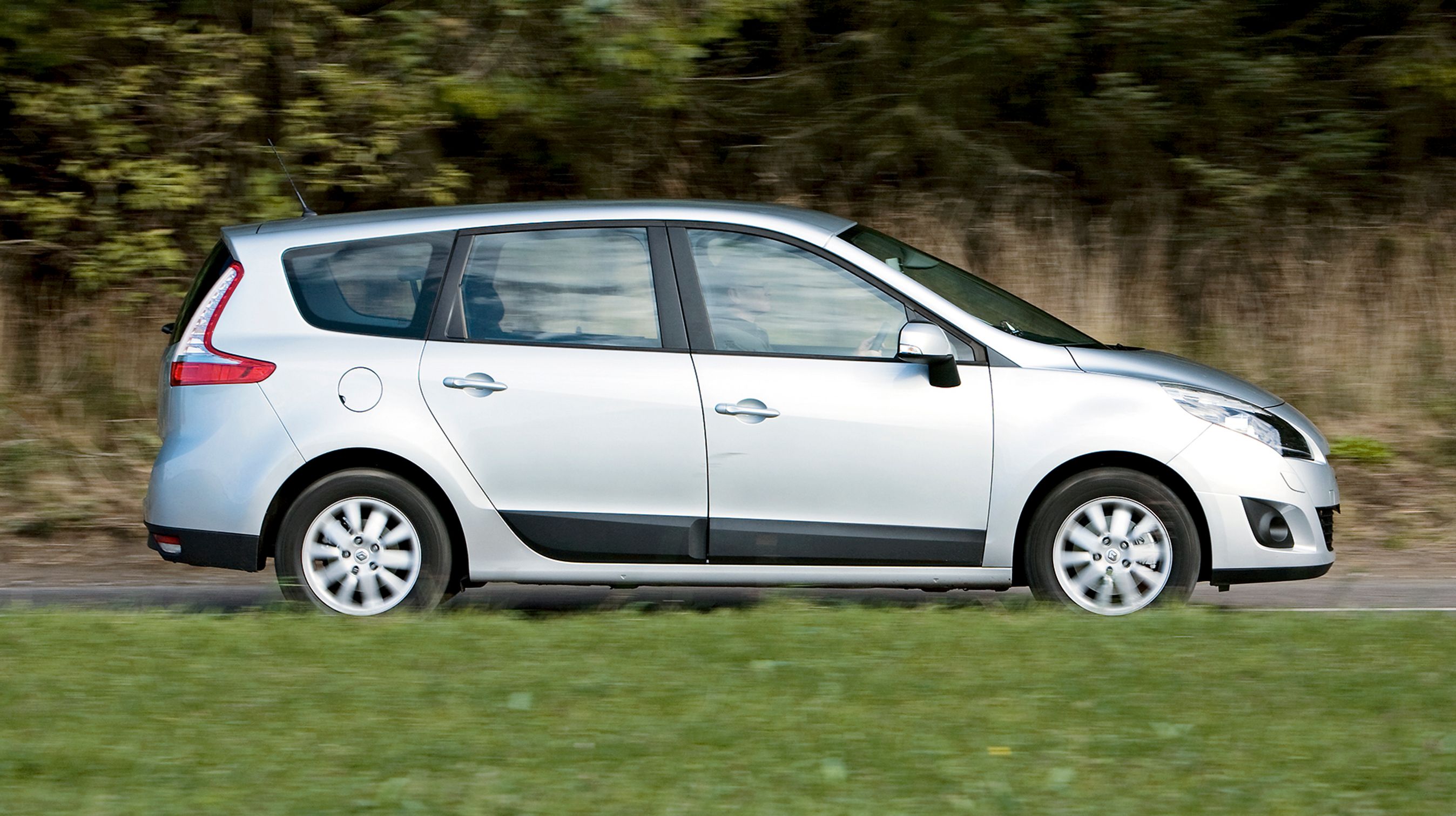 Renault Grand Scenic fra siden