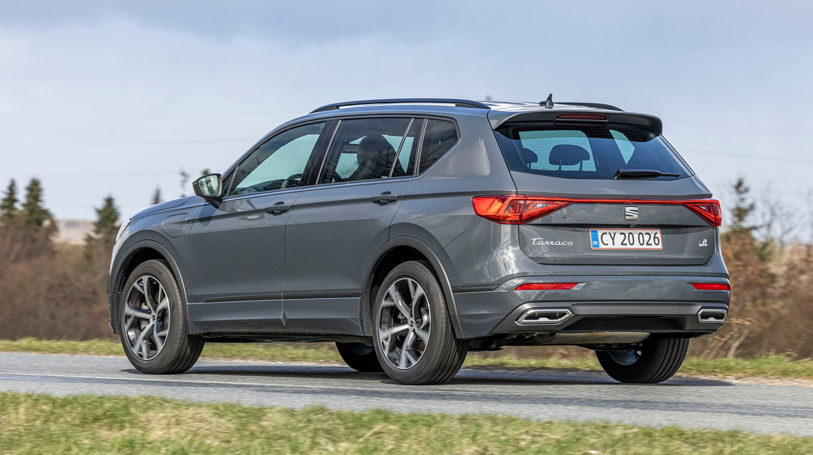 Vi har her testet FR-udgaven af Tarraco, der er en særlig sportslig version, hvilket bl.a. ses på de to store udstødningsrør.