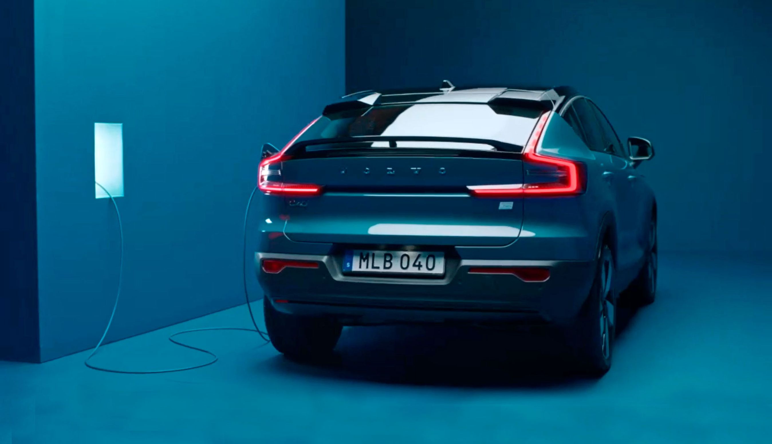 Volvo C40 Recharge er en femdørs coupé-SUV.