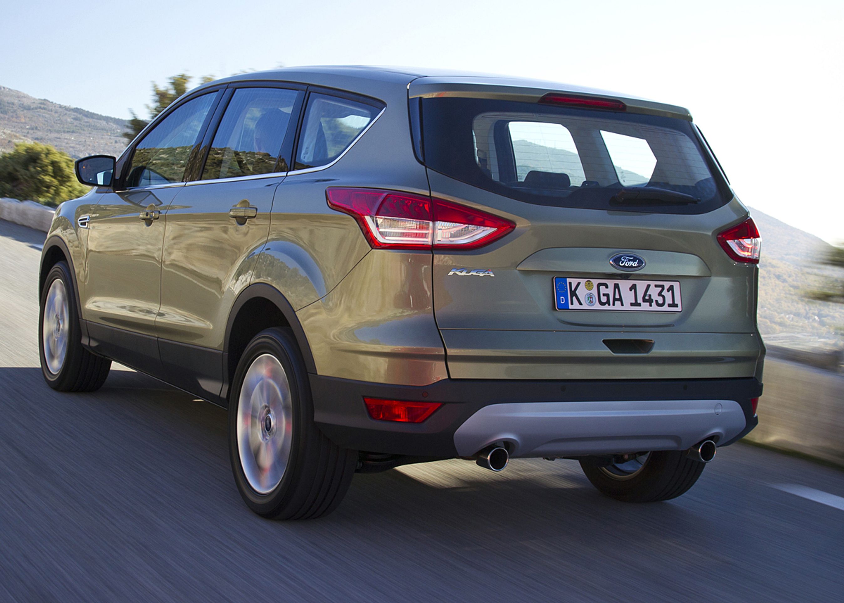 Ford Kuga fås indtil videre fra 304.000 kr., mens en firehjulstrukket topmodel som denne koster 503.000 kr. Foto: Ford