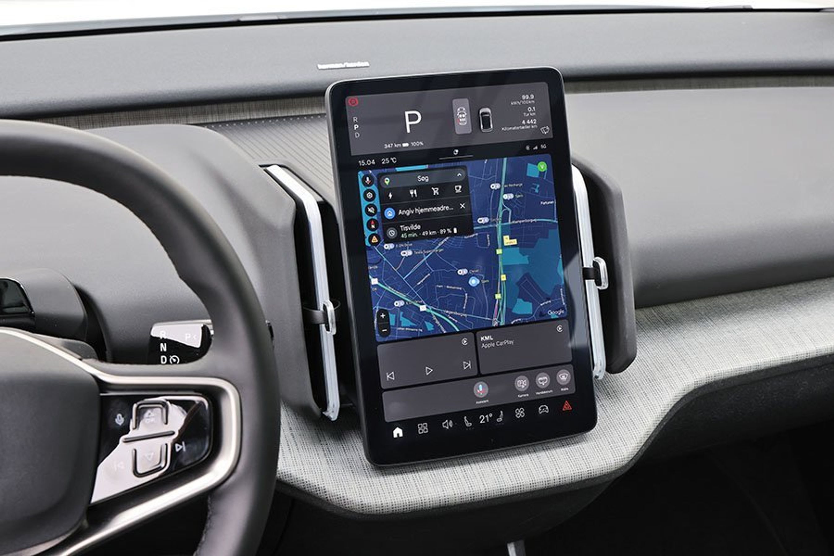 Stor skærm i kabinen i en Volvo EX30 CC