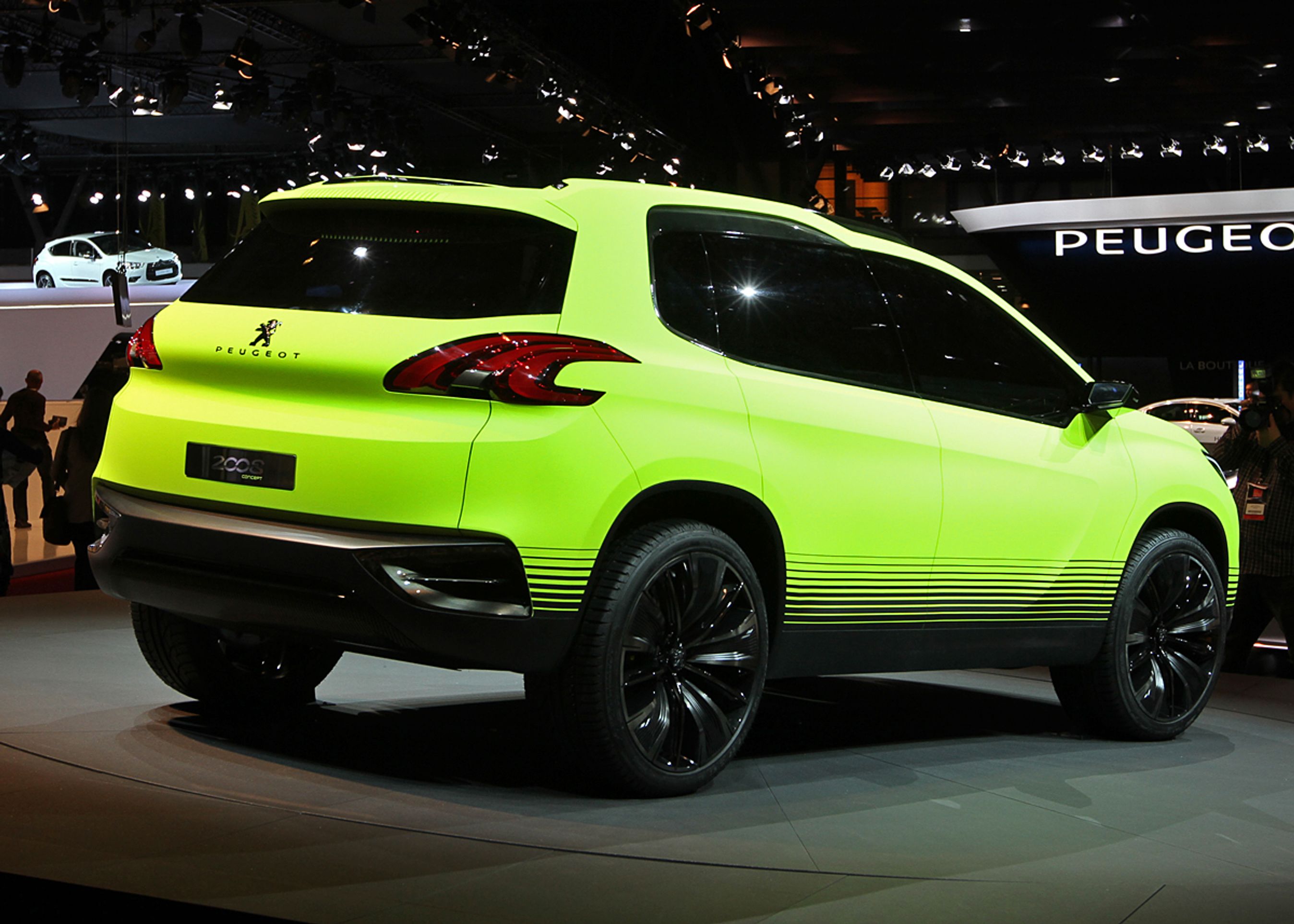 Konceptbilen fremstår som en slags SUV, men kan også være en afløser for stationcaren 207 SW.