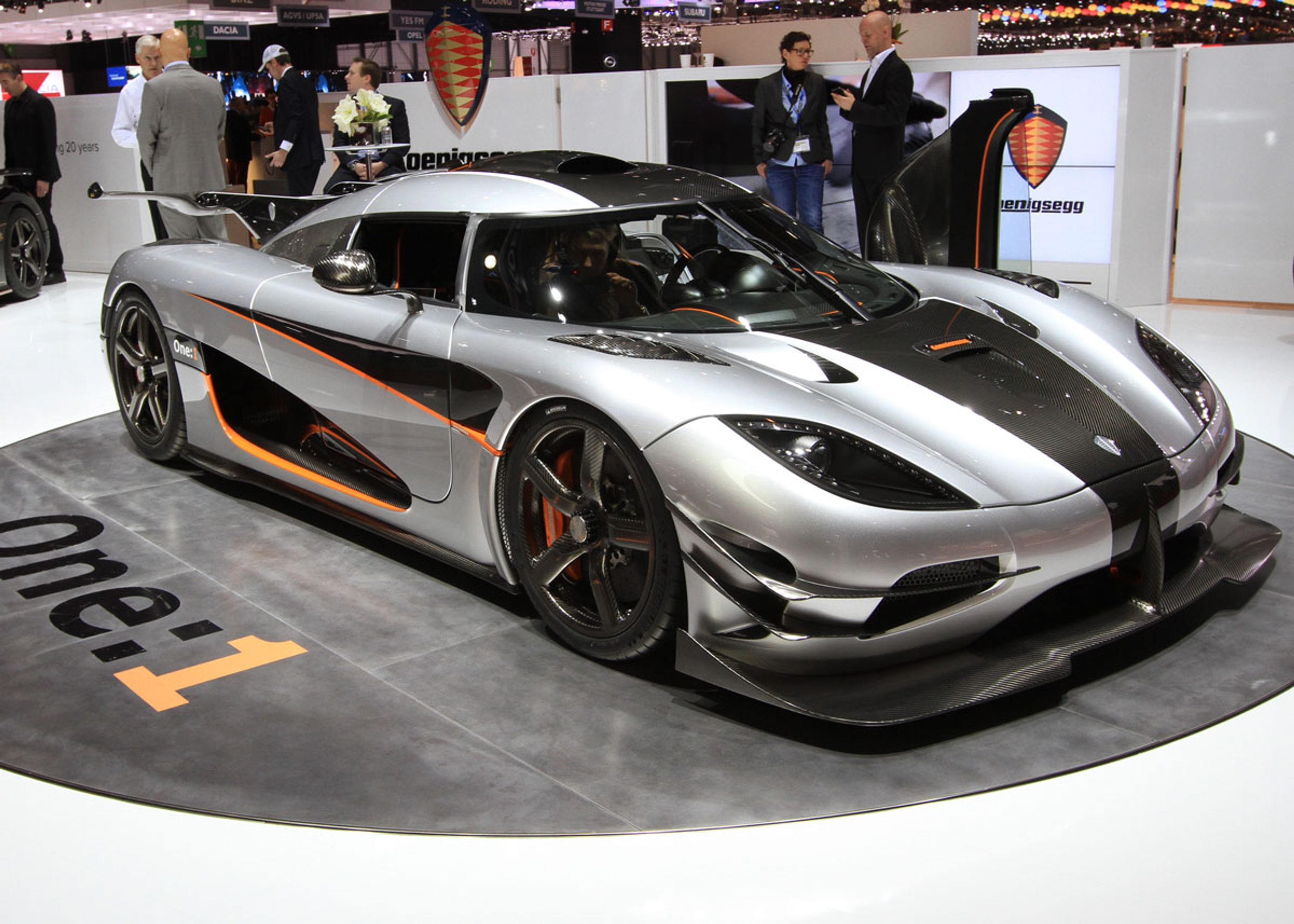 Koenigsegg One:1 blev præsenteret på Genève-salonen i 2014. 1.360 hk (svarende til 1 megawatt) til 1.360 kg bil er baggrunden for bilens navn. Foto: Torben Arent