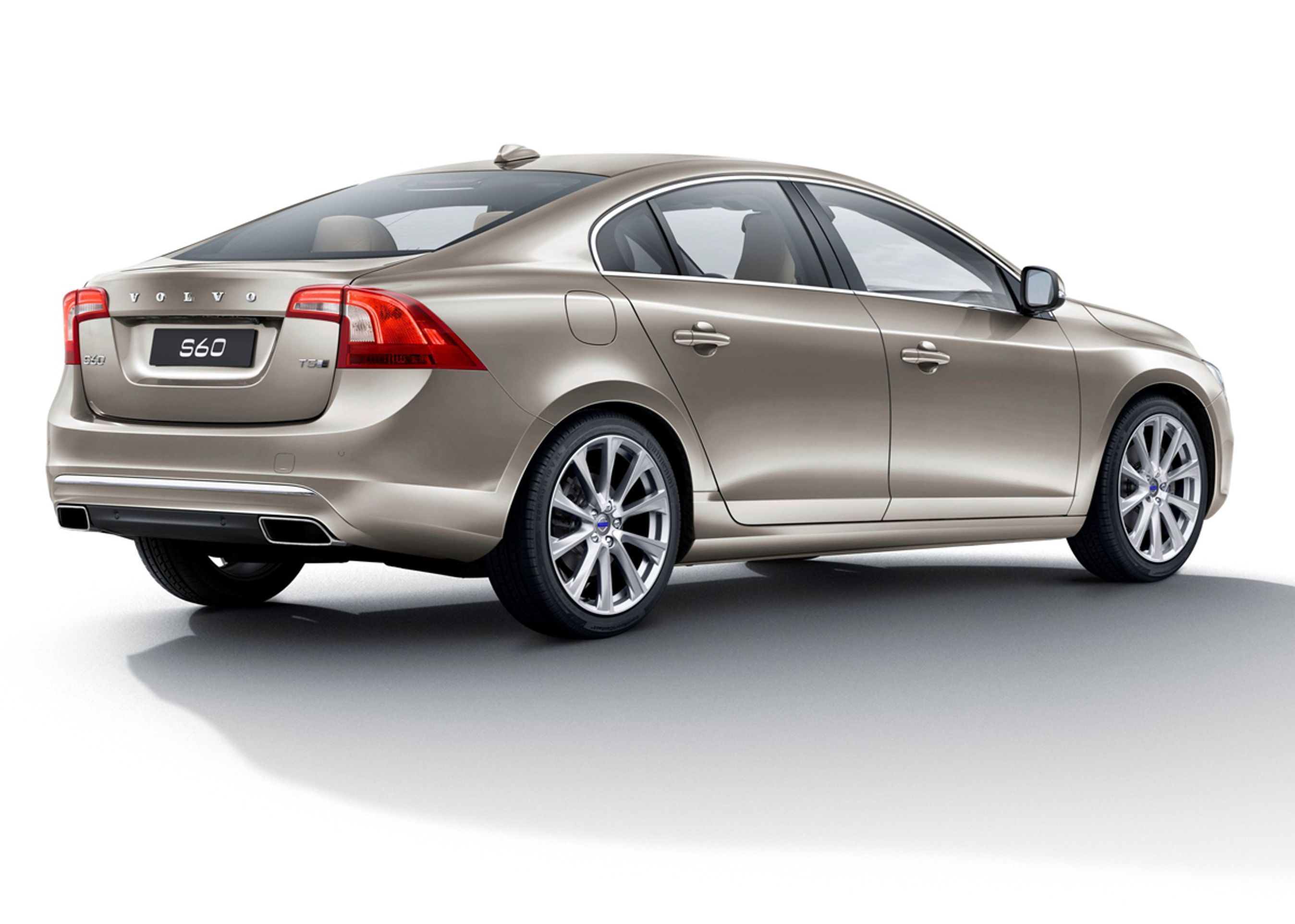 Volvo S60 i den lange udgave kaldes i Kina S60L og i USA Inscription. Akselafstanden er øget otte cm, som alle kommer bagsædepassagererne til gode. Foto: Volvo