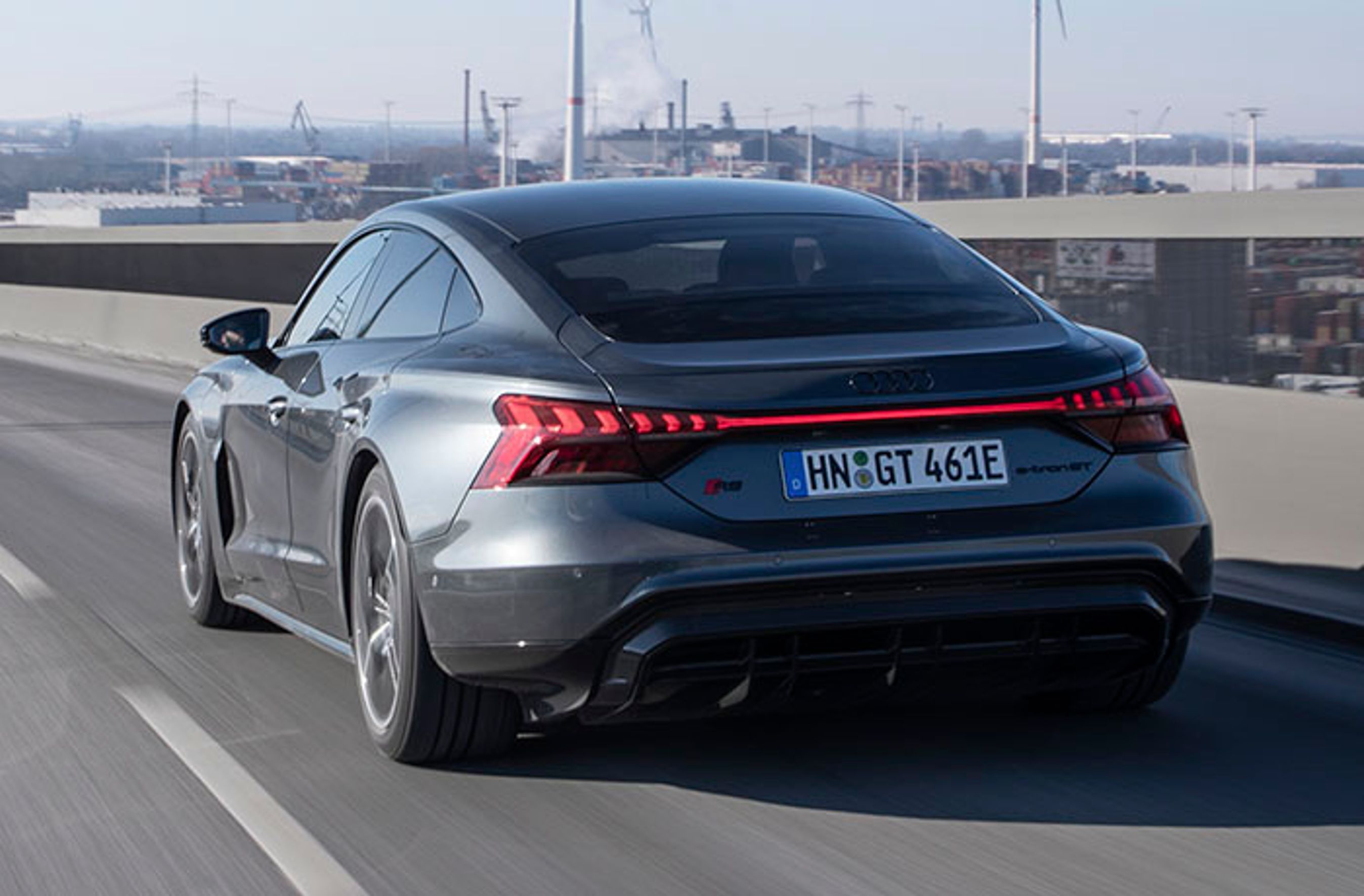 Audi e-tron GT set bagfra