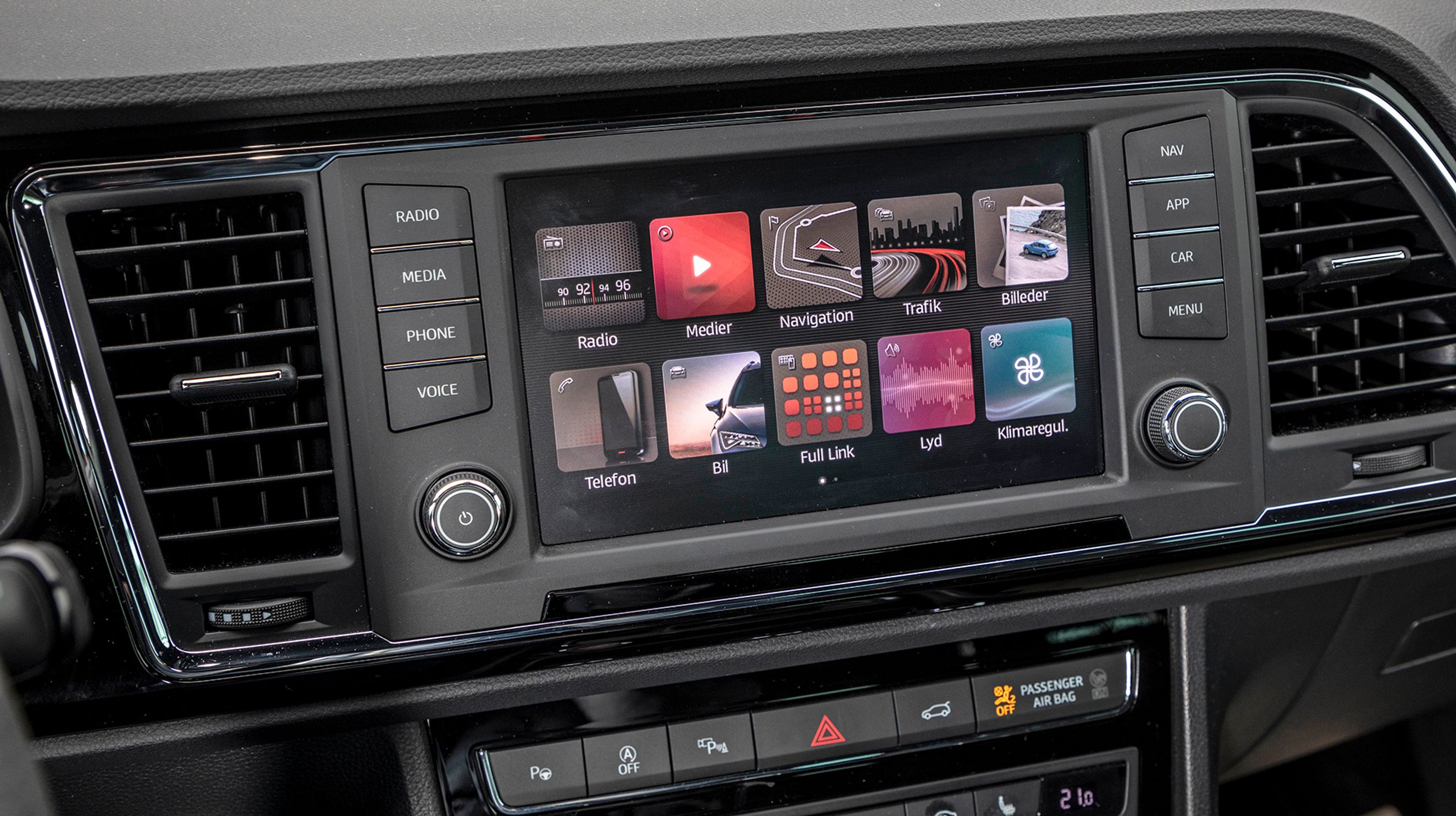 Skærmen i midten er ikke helt så avanceret som i f.eks. VW Tiguan, men funktionen er god. Apple CarPlay koster 3.380 kroner ekstra.