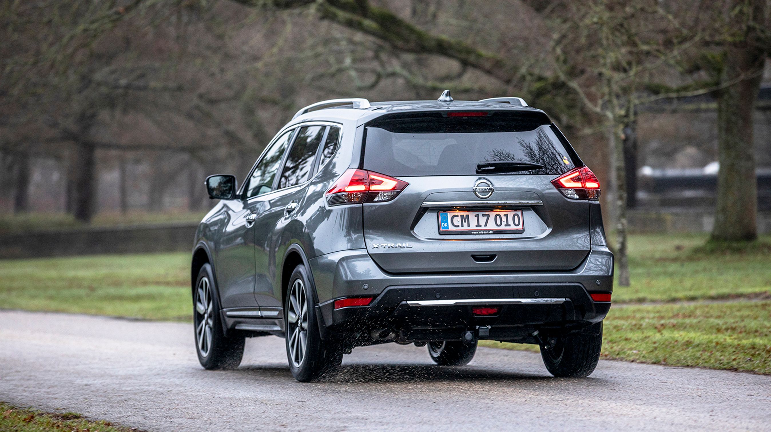 X-Trail er grundlæggende en 30 cm længere udgave af Nissan Qashqai, hvor der mulighed for at tilkøbe op til syv pladser. 