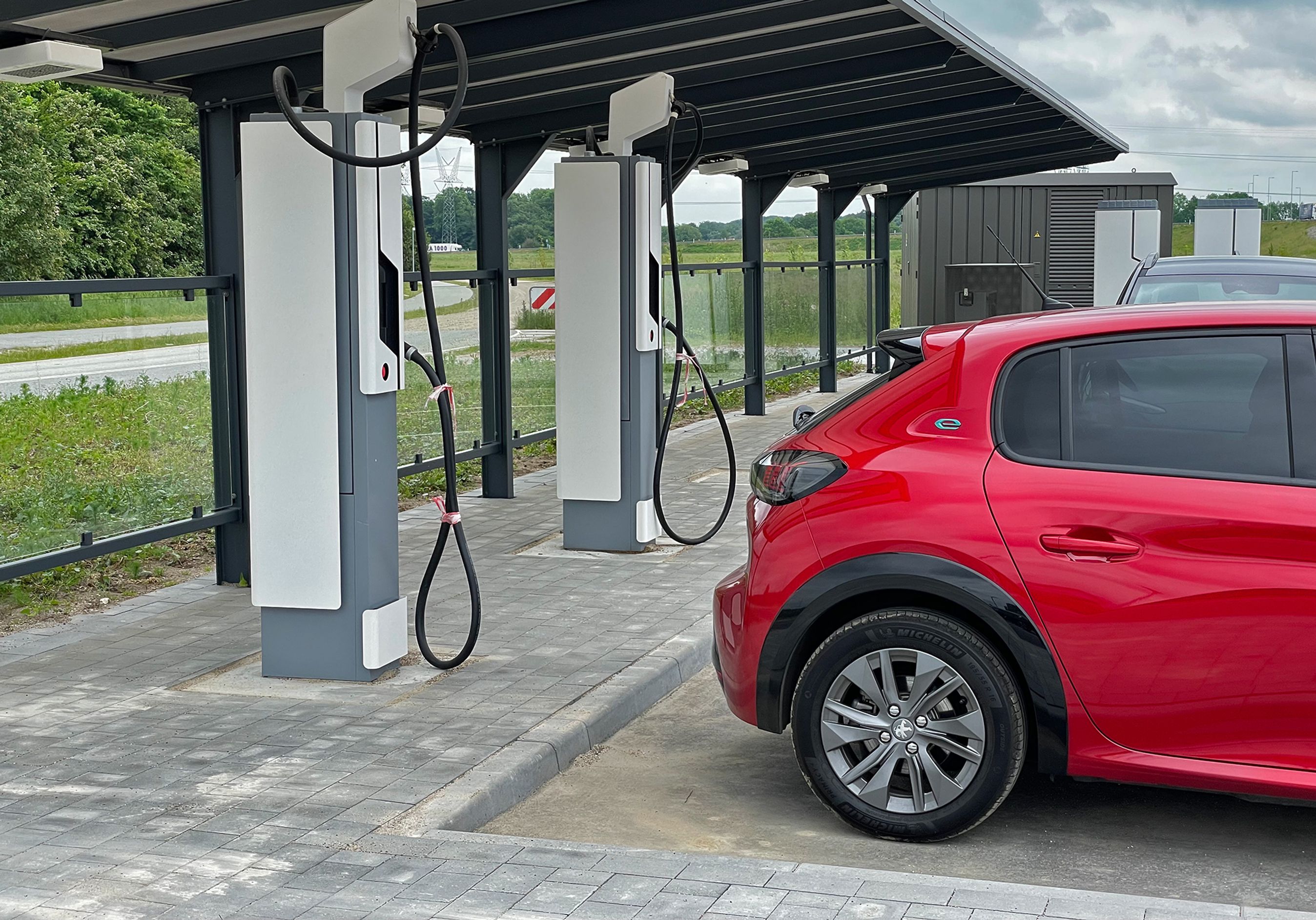 OK's første lynlader er nu i drift.