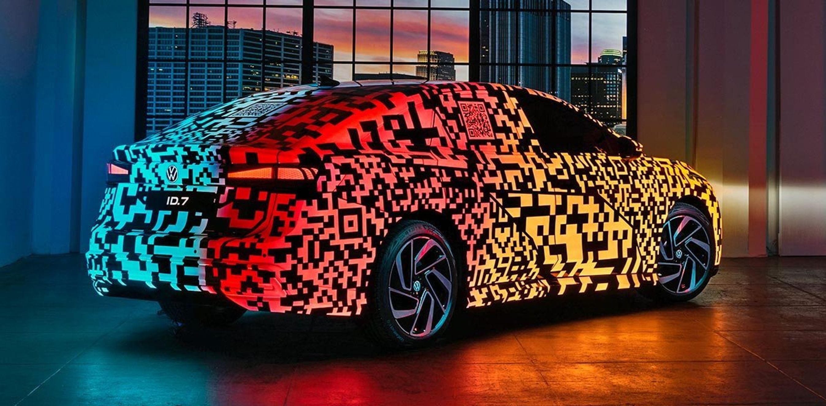 VW ID.7 er en femdørs hatchback. Lidt ind i 2024 kommer en statiocar.