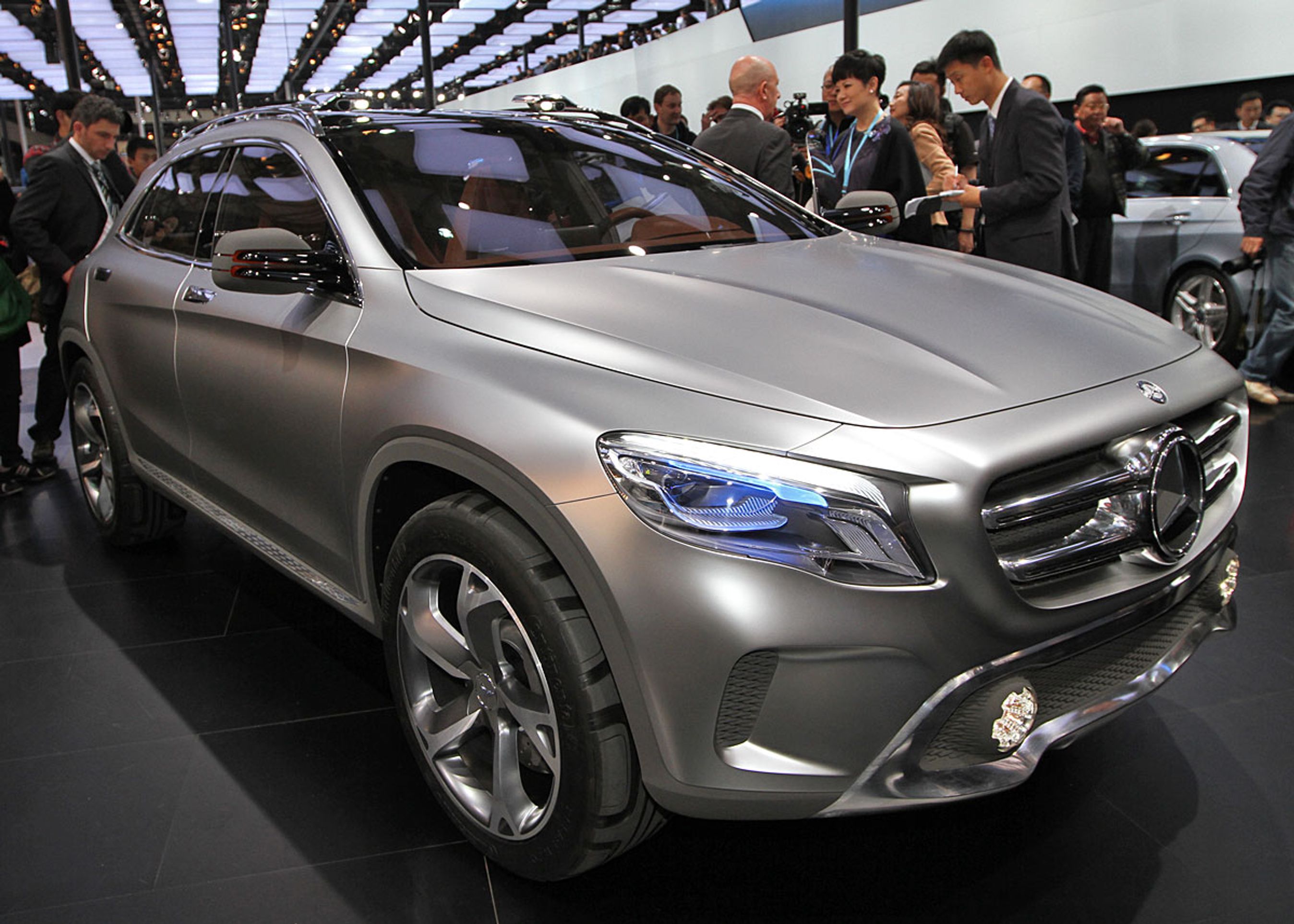 Mercedes-Benz GLA har i denne form et "Concept" føjet til navnet for at indikere, at det lige knap er den rigtige bil.