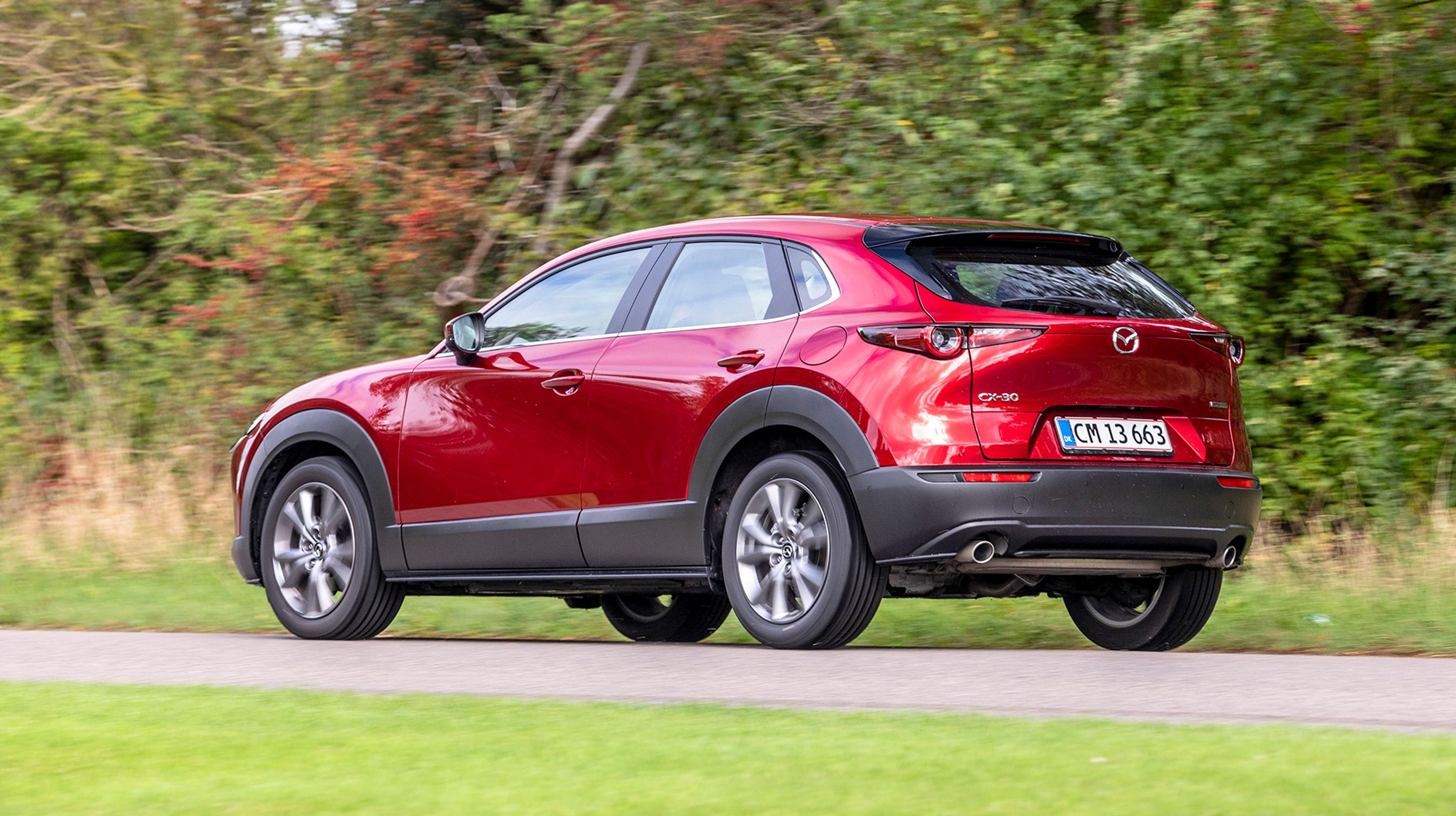 Den skrånende bagende tager lidt af bagagerummets brugsværdi. Alligevel opleves bilen praktisk i sin indretning.