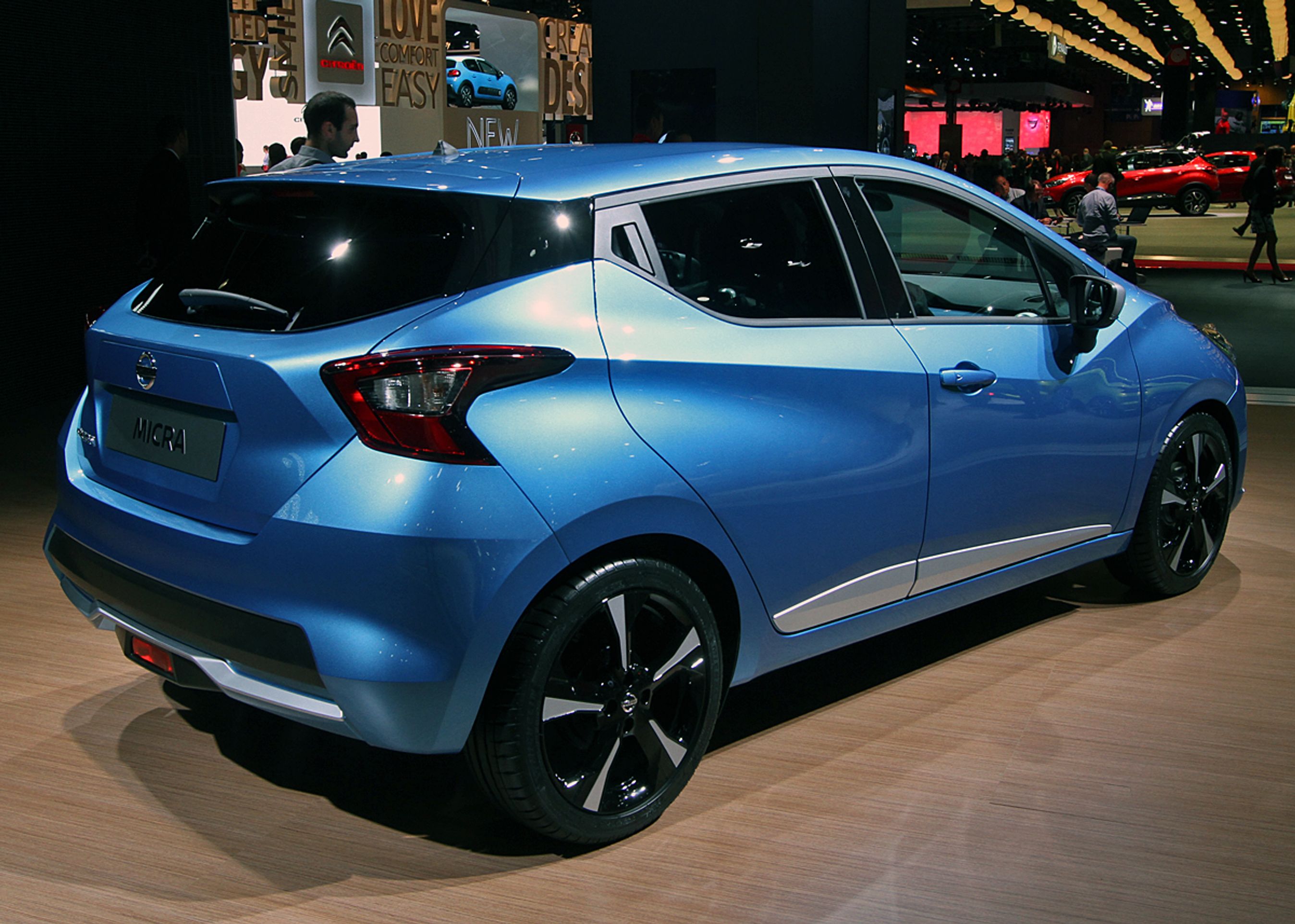 Micra har en markant linje fra forhjulene til baglygten. Fotos: Torben Arent