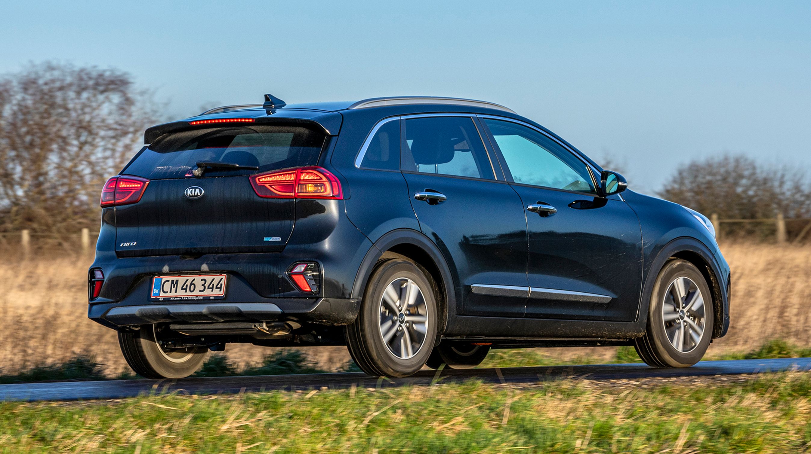 Det er som udgangspunkt en rummelig bil, den nye Niro, selv om bagagerummet er mindsket en smule.