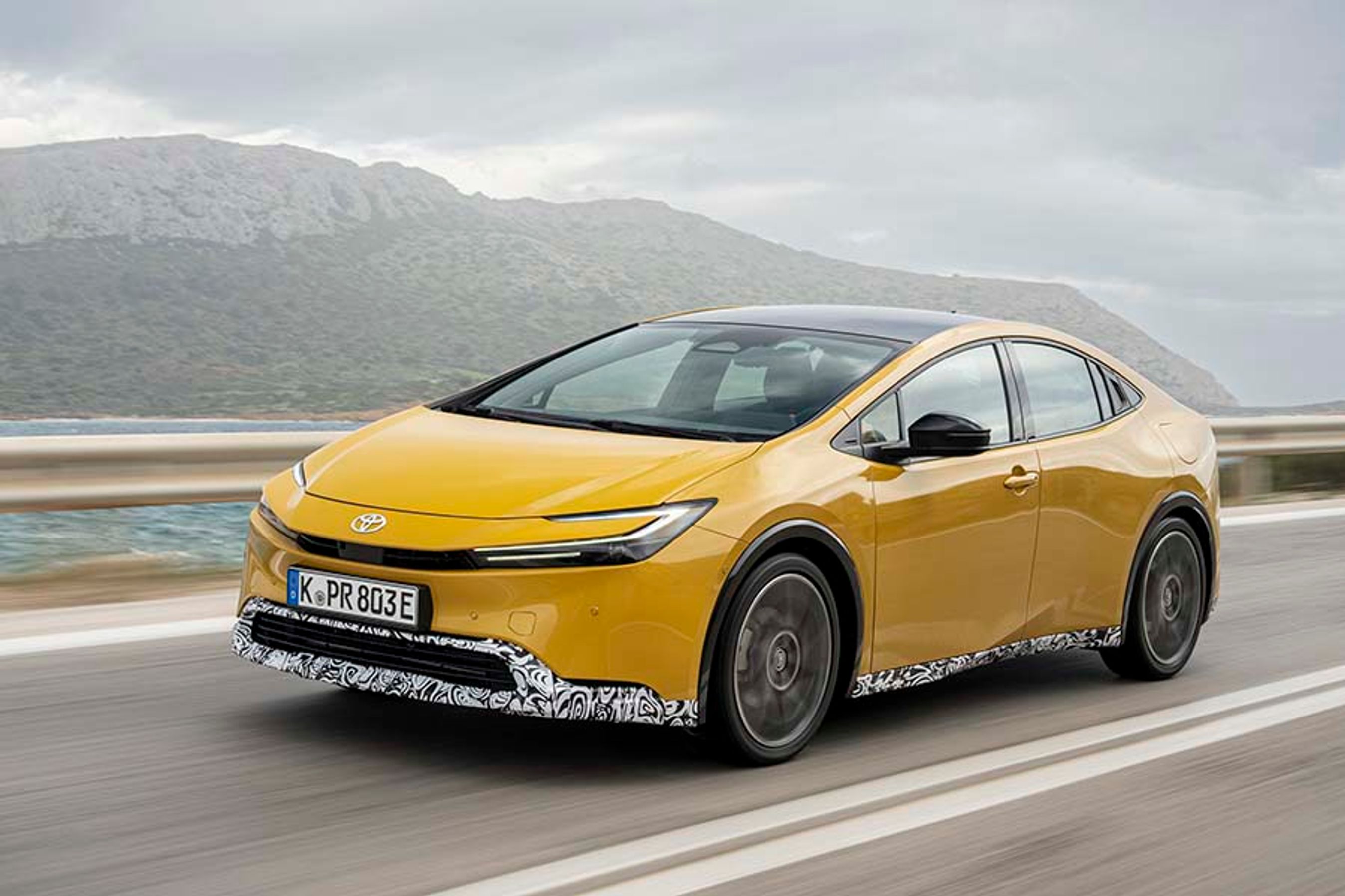 Toyota Prius kommer nu i en femte generation med et meget kileformet og smart design. Bilen kommer kun som plugin-hybrid.