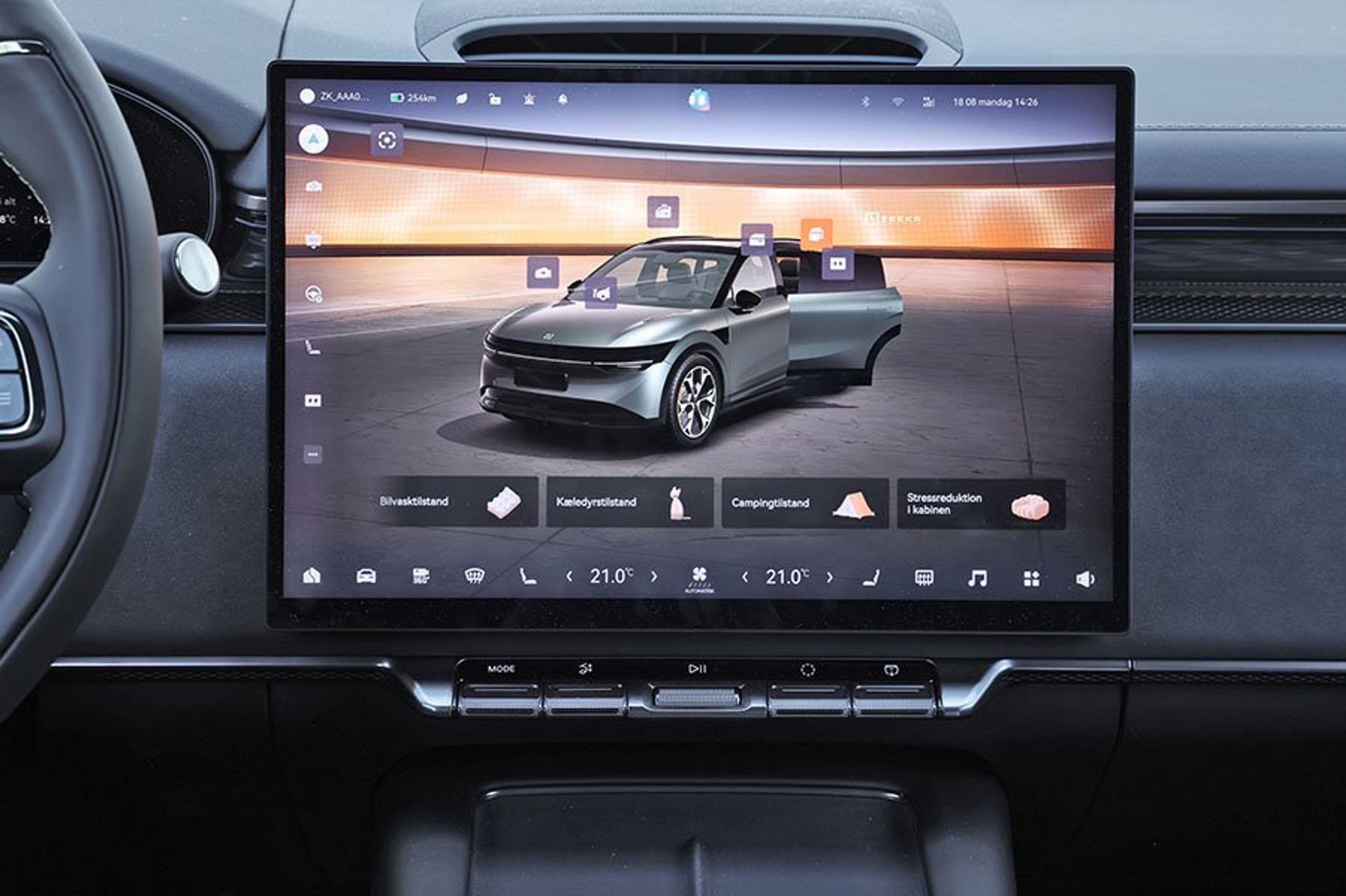 Stor skærm i en Zeekr 7X