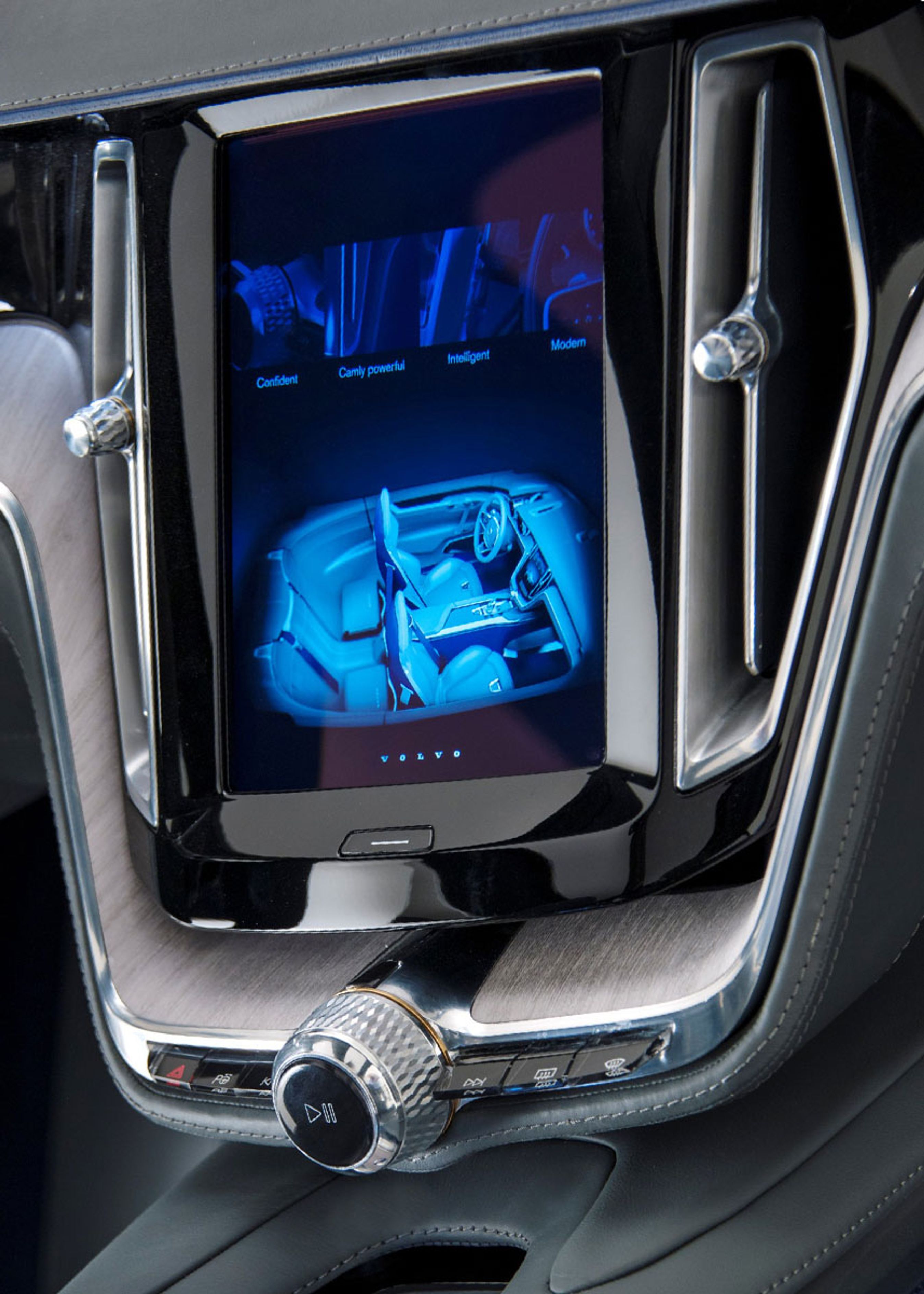 Midterkonsollen er nærmest en stor skærm og bliver en vigtig del af betjeningen af og informationerne fra fremtidens Volvoer.