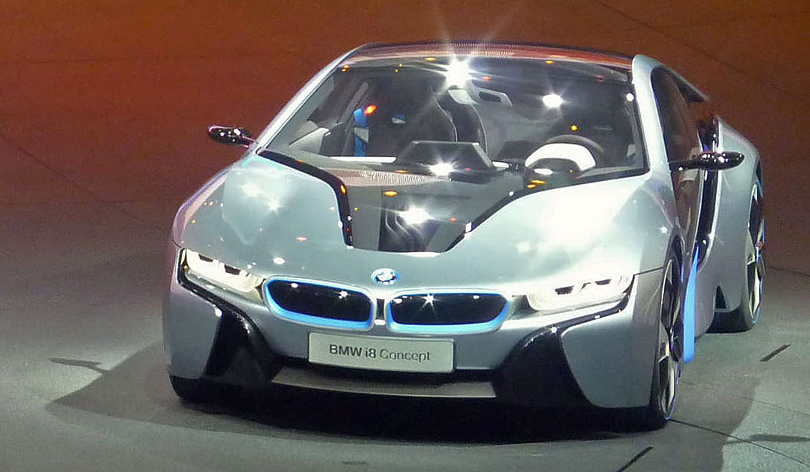 BMW i8 bliver med en pris på mindst 2,5 mio. kr. usælgelig i Danmark.