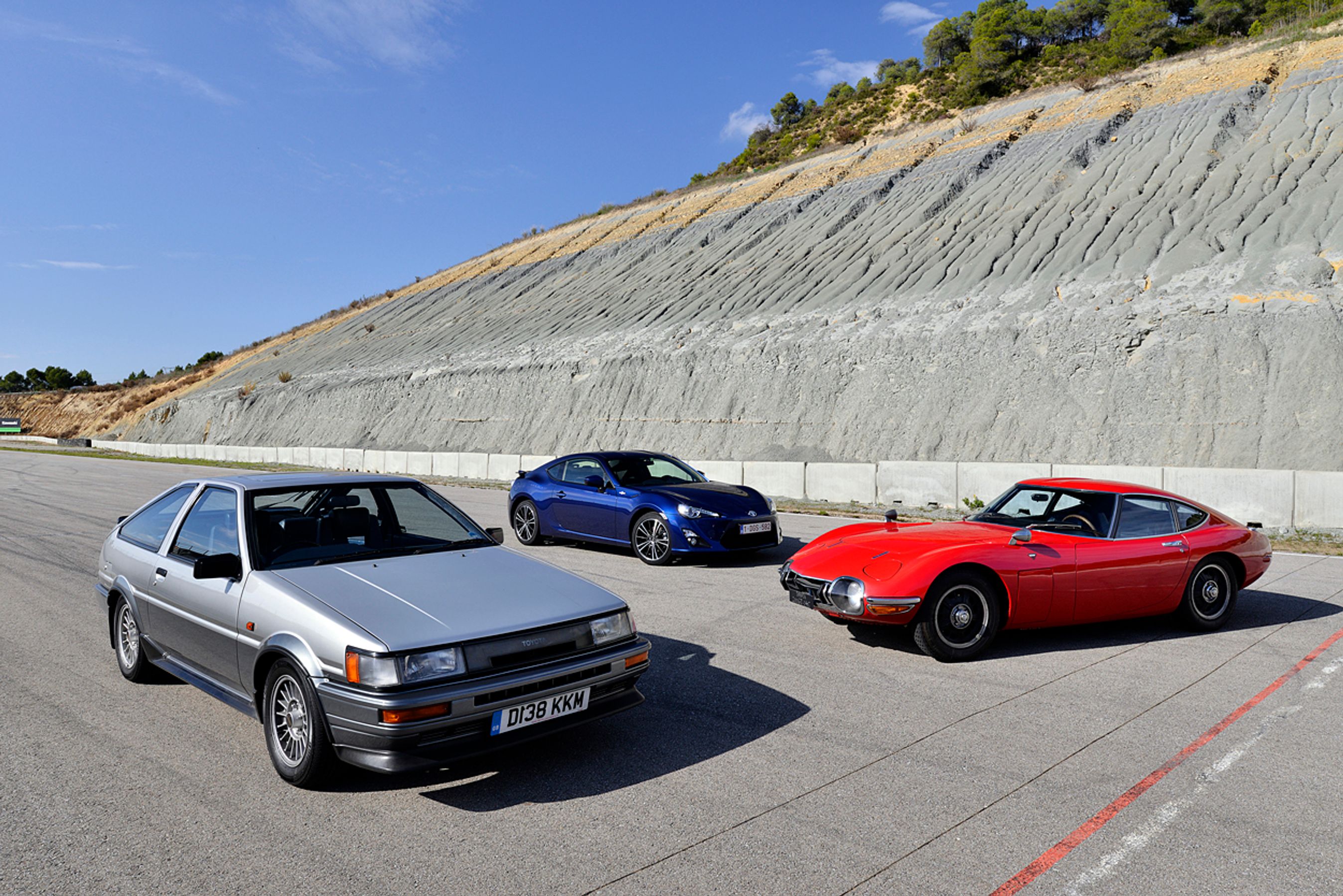Toyota GT86 har rødder tilbage fra de to klassikere Toyota 2000GT og Toyota AE86, som på hver sin måde gjorde Toyota kendt i motorsportskredse.