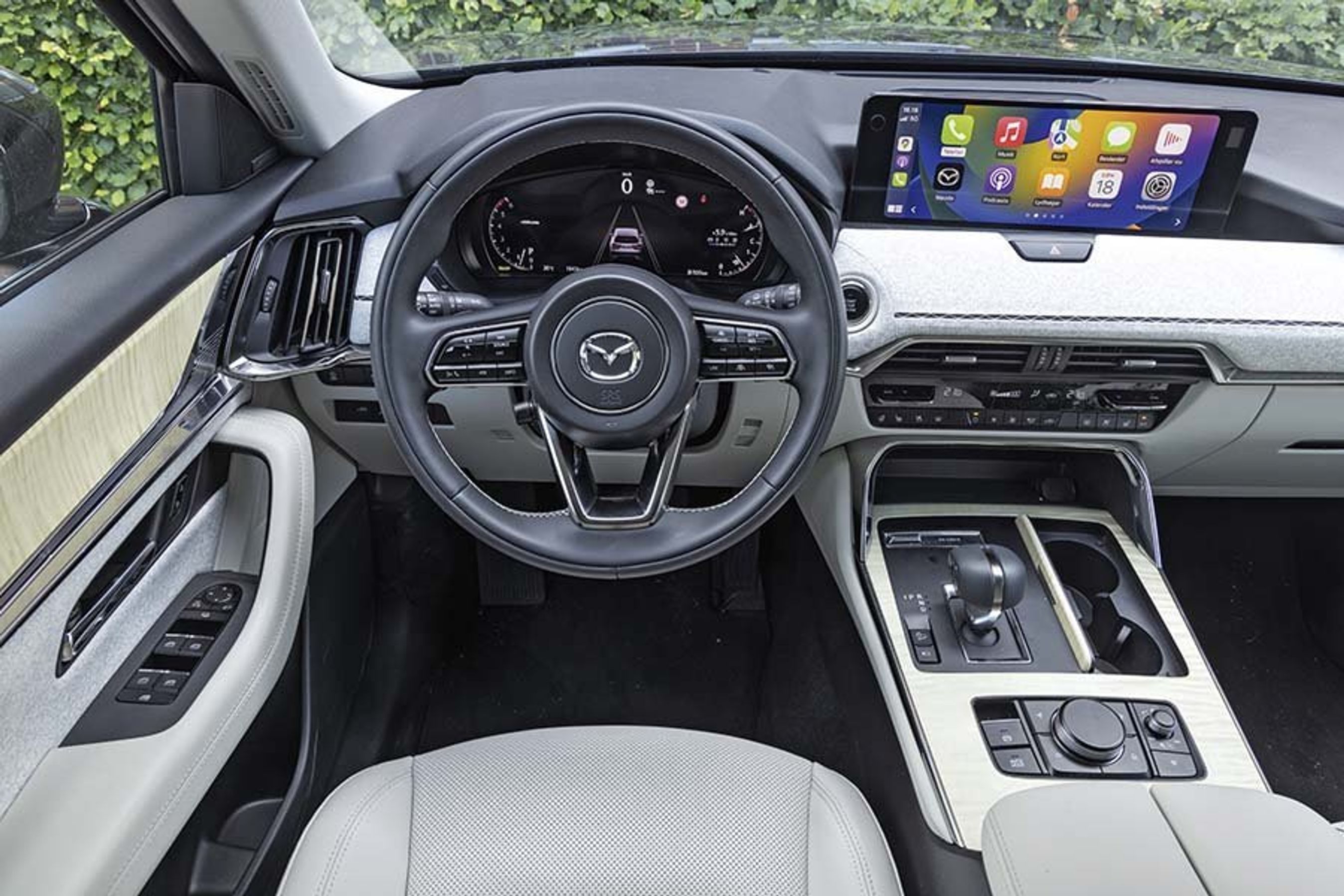 Kabinen i en Mazda CX-60