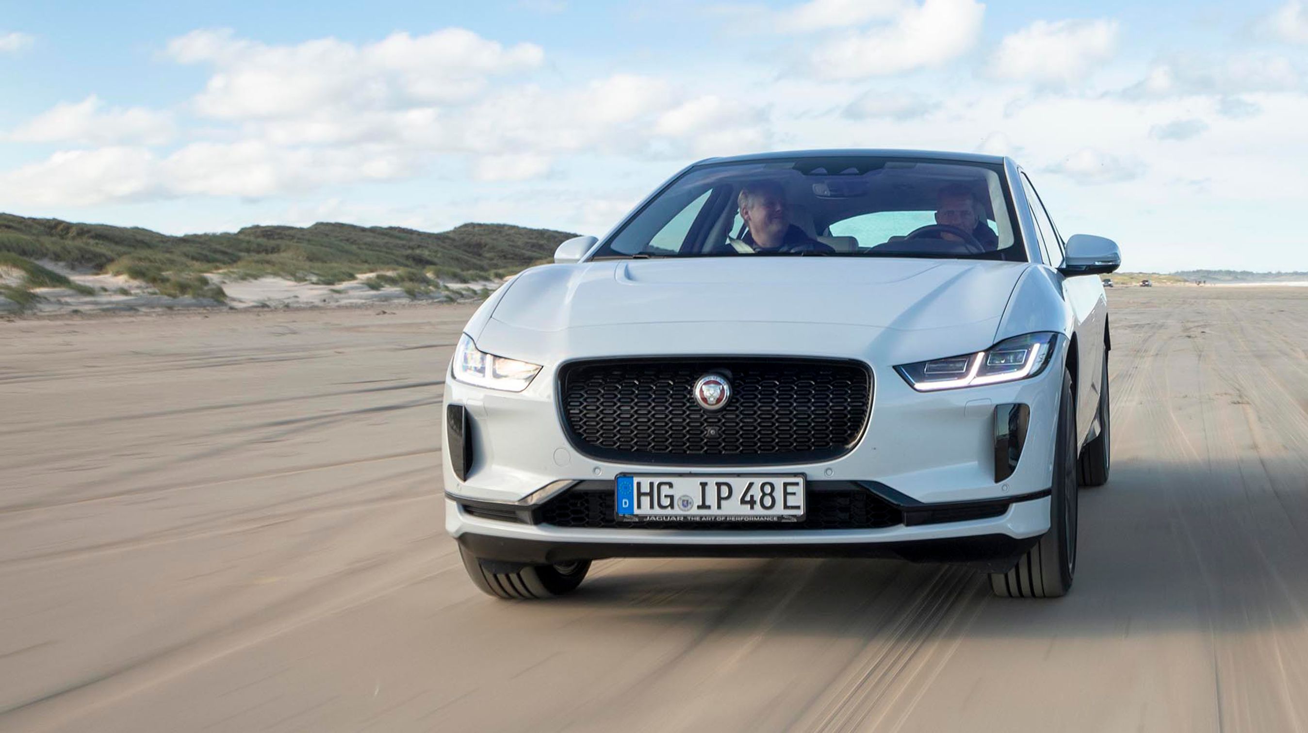 Jaguar I-Pace - Den nye elbil fra Jaguar imponerer med sine køreegenskaber og sin rækkevidde. Prisen er dog i den høje ende...