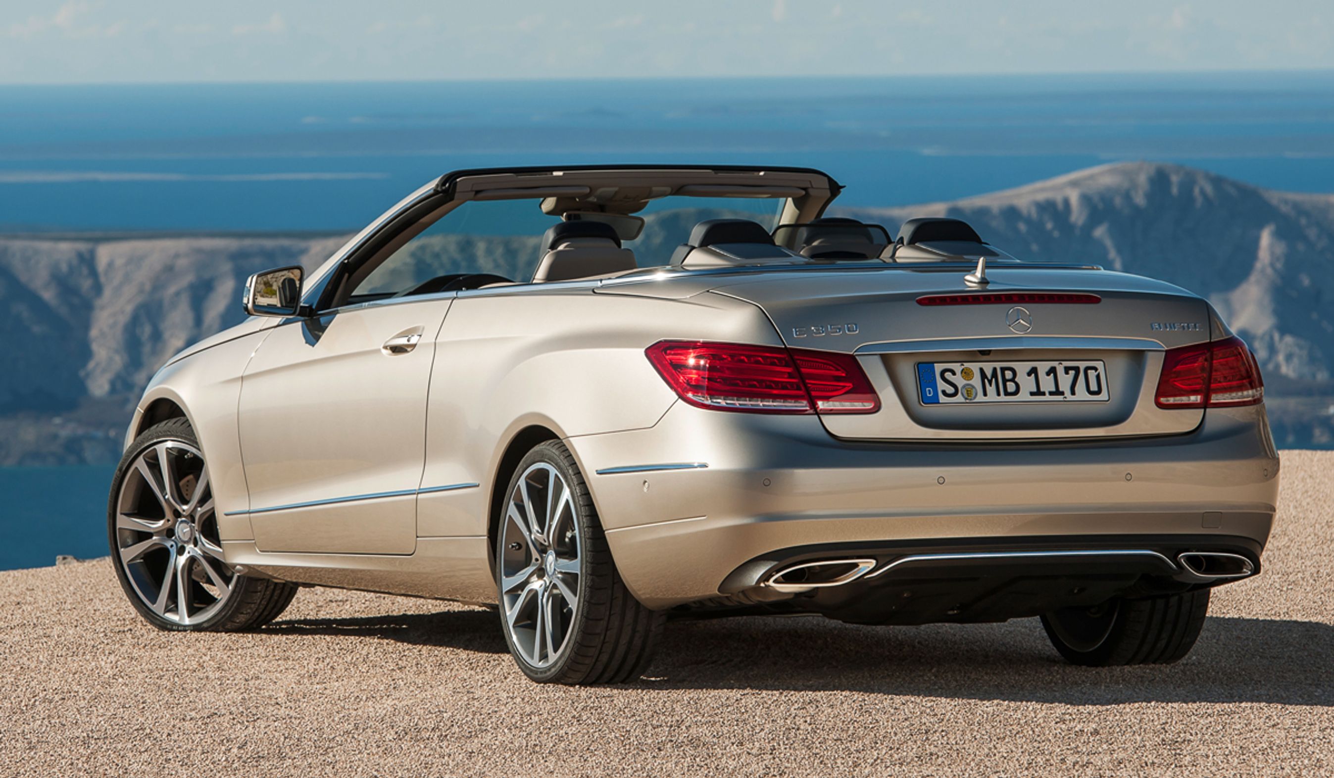 Den faceliftede udgave af Mercedes-Benz E-Klasse cabriolet.