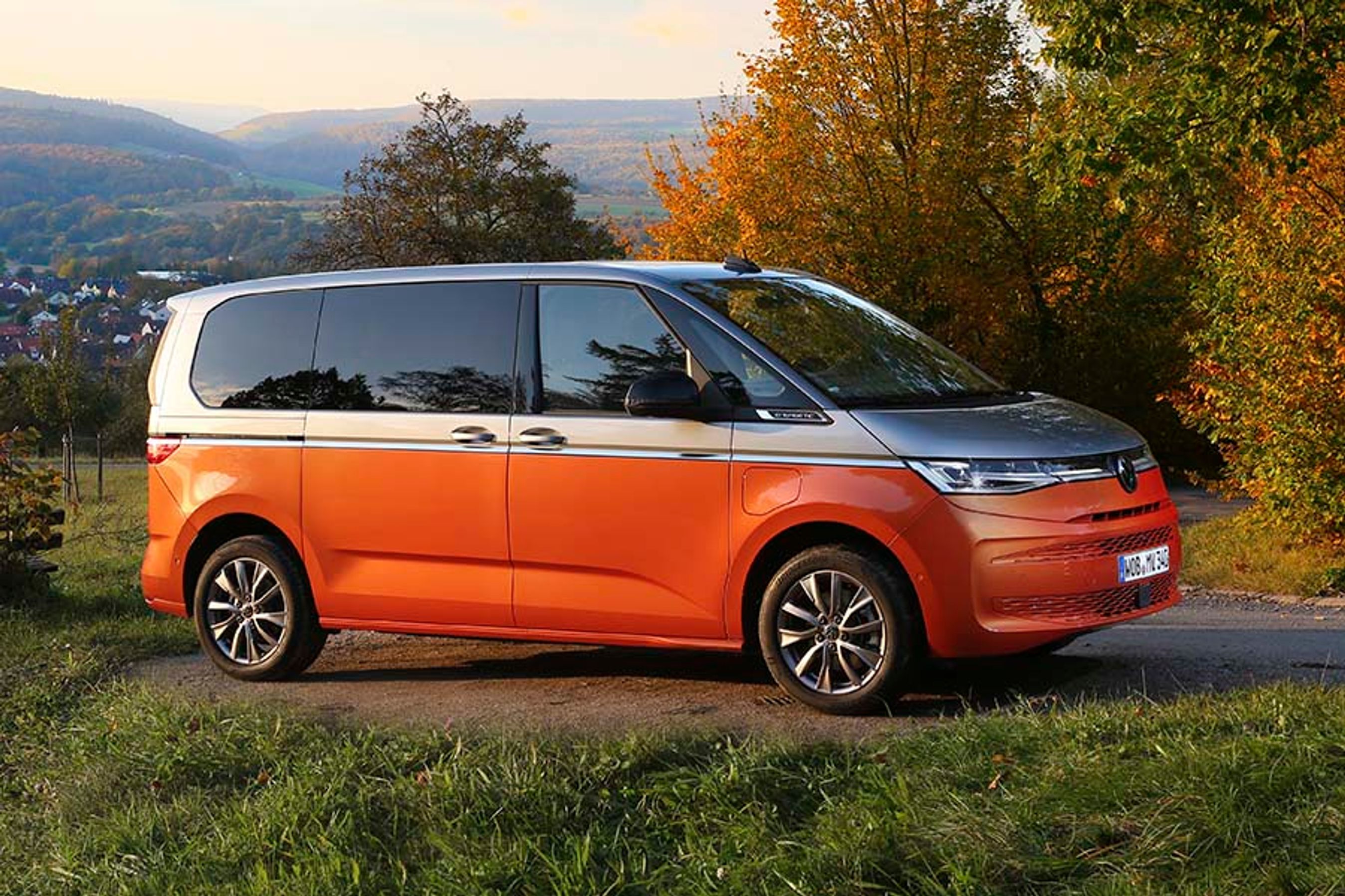 Med en akselafstand på 3,12 meter er Multivan en lang og stor bil. Men den er blevet næsten 10 cm lavere, hvilket er godt, hvis man skal ned i en p-kælder.