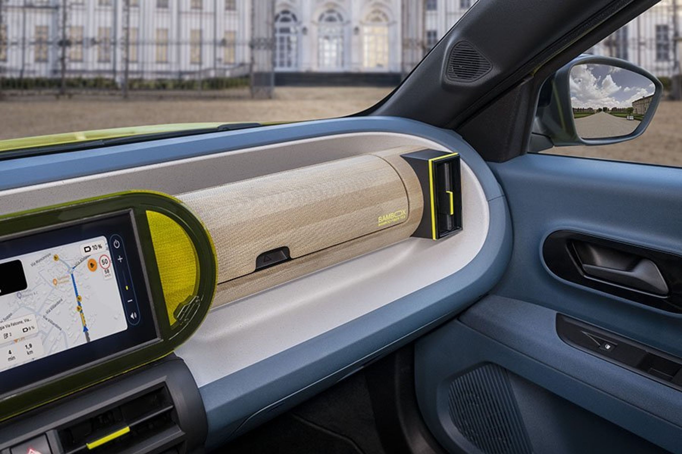 Bambusindlæg i dashboardet i en Fiat Grande Panda