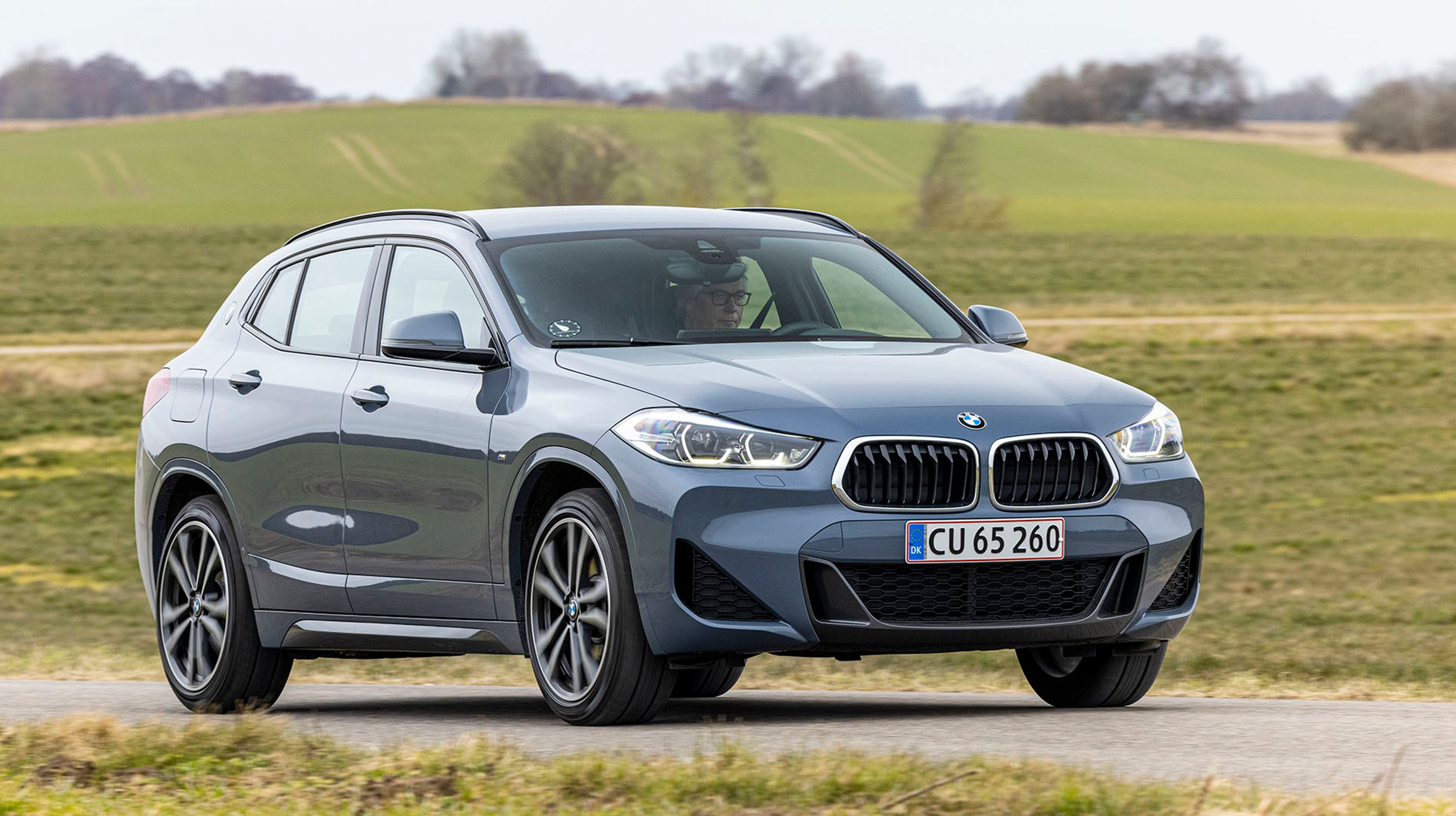 BMW X2 er den smarte og lidt mere kompakte udgave af X1, som den deler teknik med. Her er den testet i den udstyrsversion, som hedder Model M Sport.