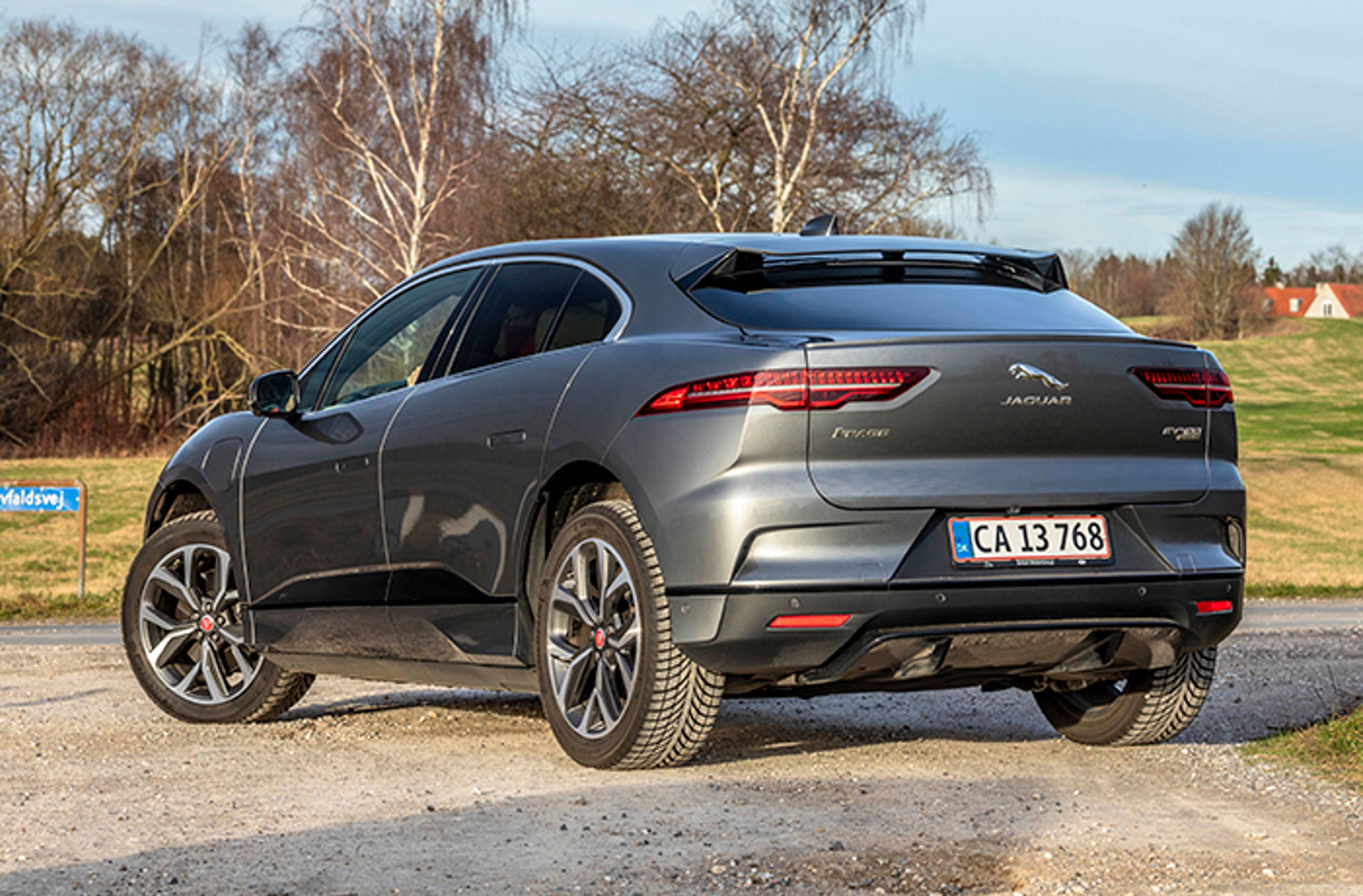 Jaguar I-Pace bagfra
