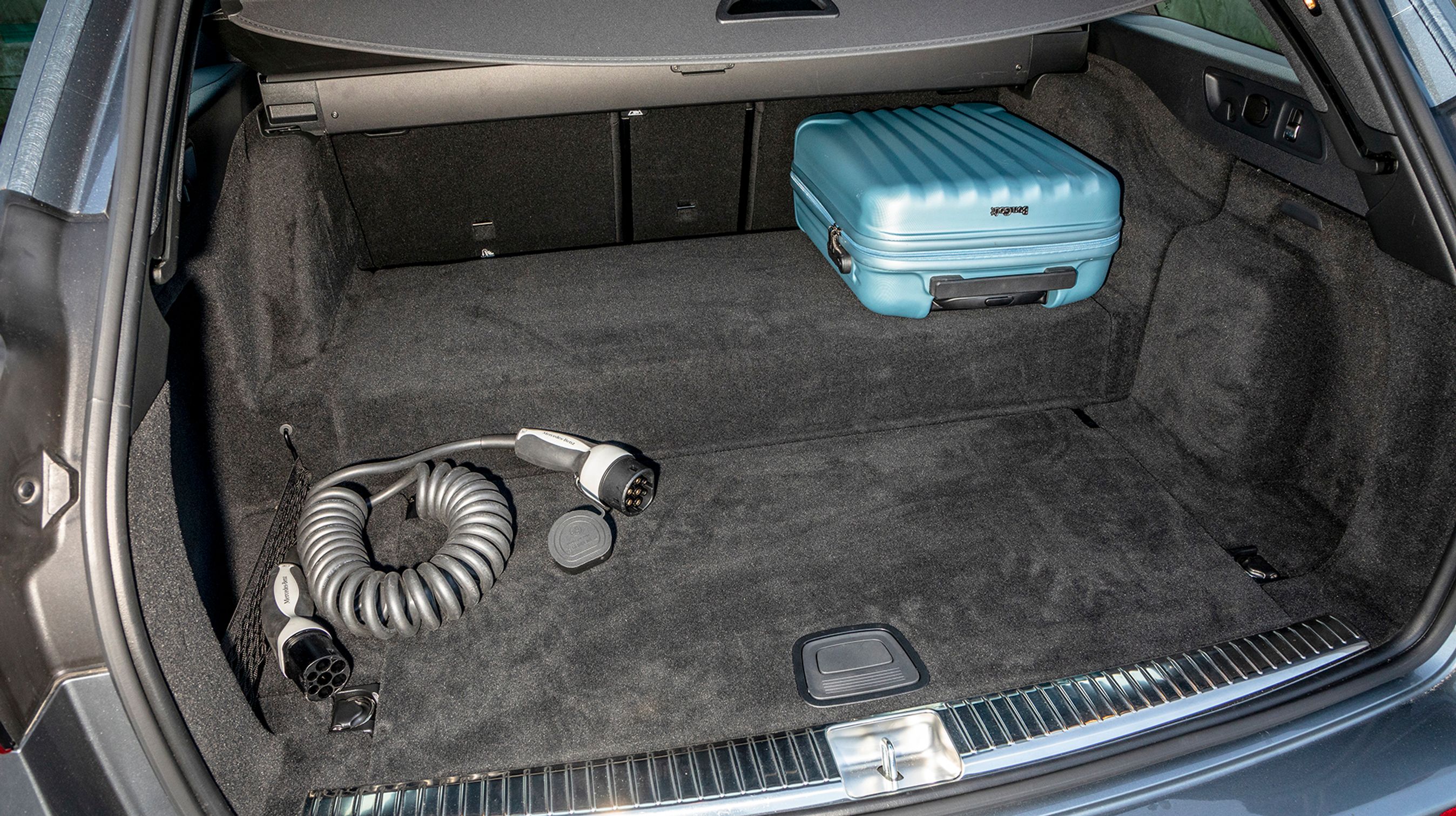 Bagagerummet er mindsket en smule i forhold til den almindelige udgave af E-klassen, men det er stadig pænt og rummeligt.