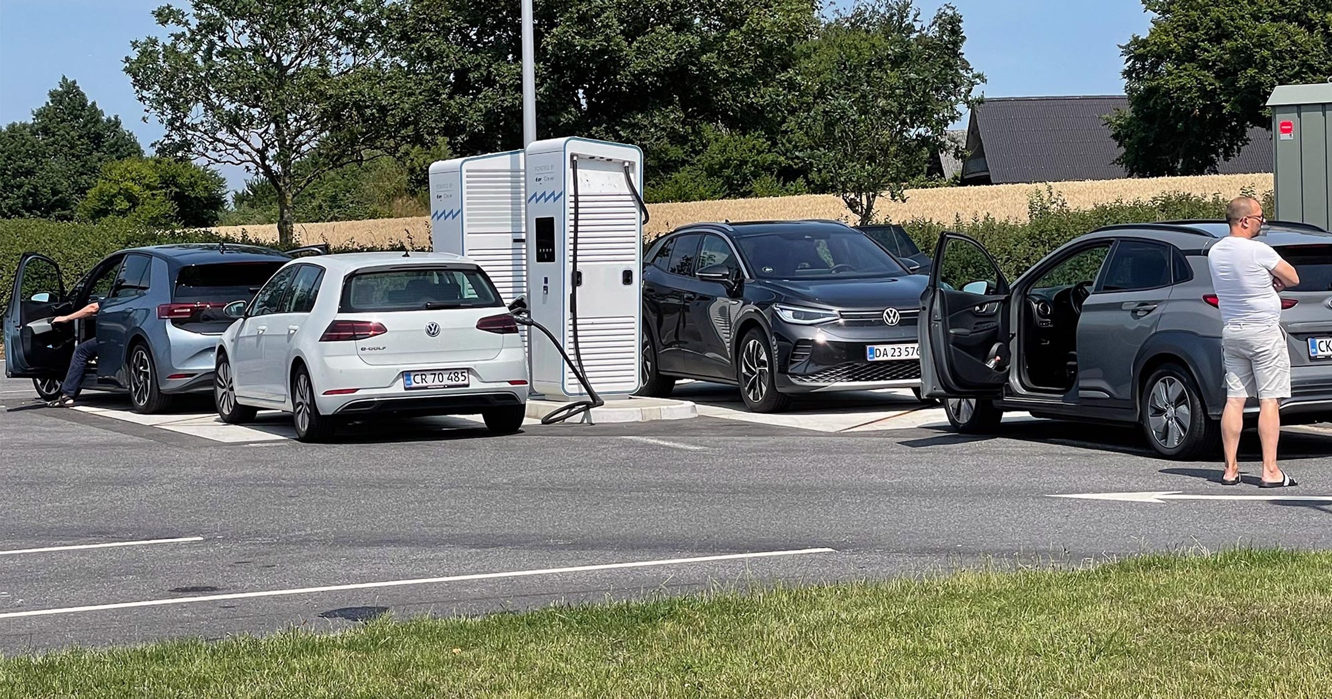 Der kan på nogle tider være ventetid på at komme til at lynlade.