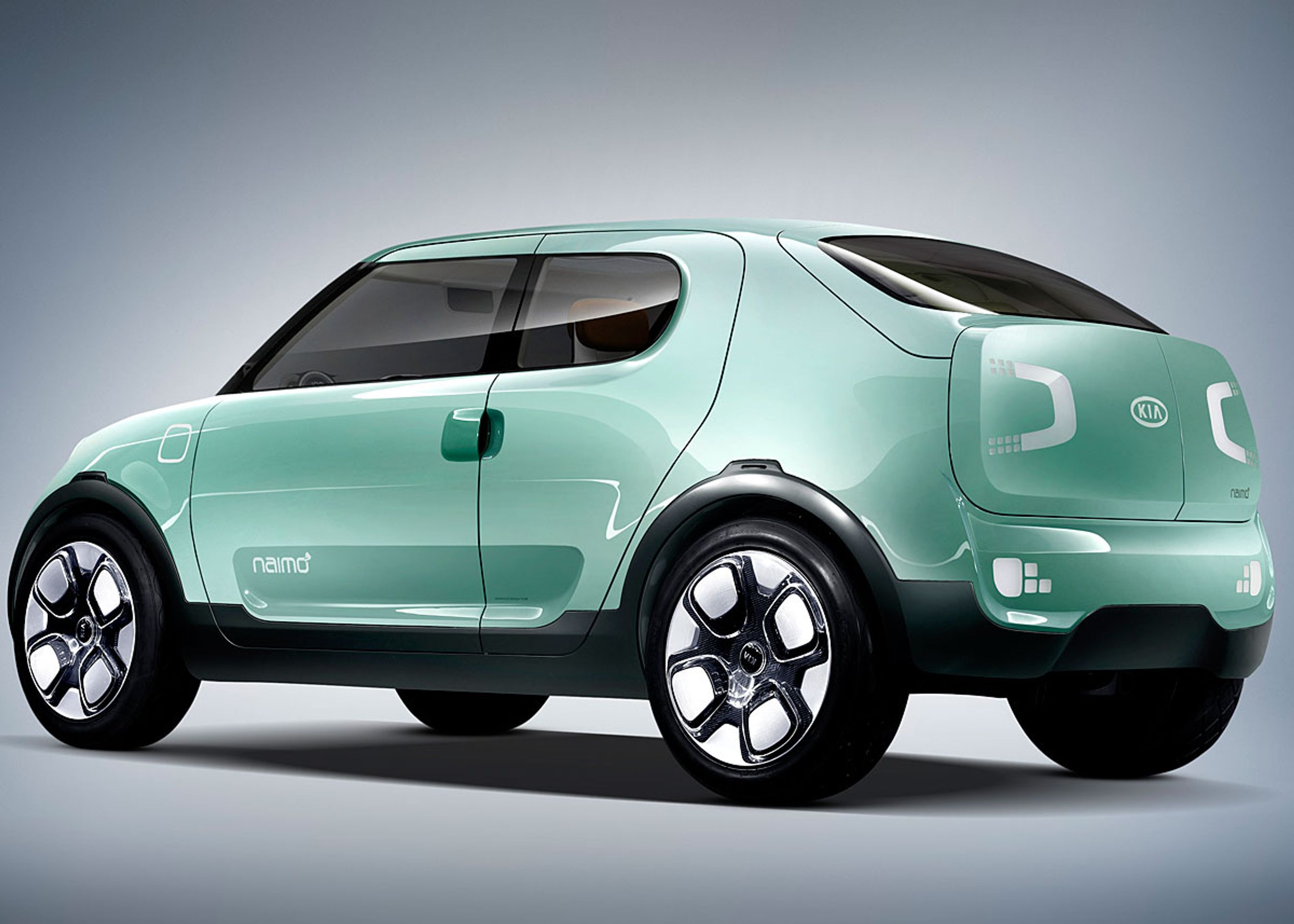 Kia Naimo er udstyret med store 20 tommer hjul, Det er usædvanligt for en elbil, men det er trods alt også kun en koncept- og forsøgsbil.