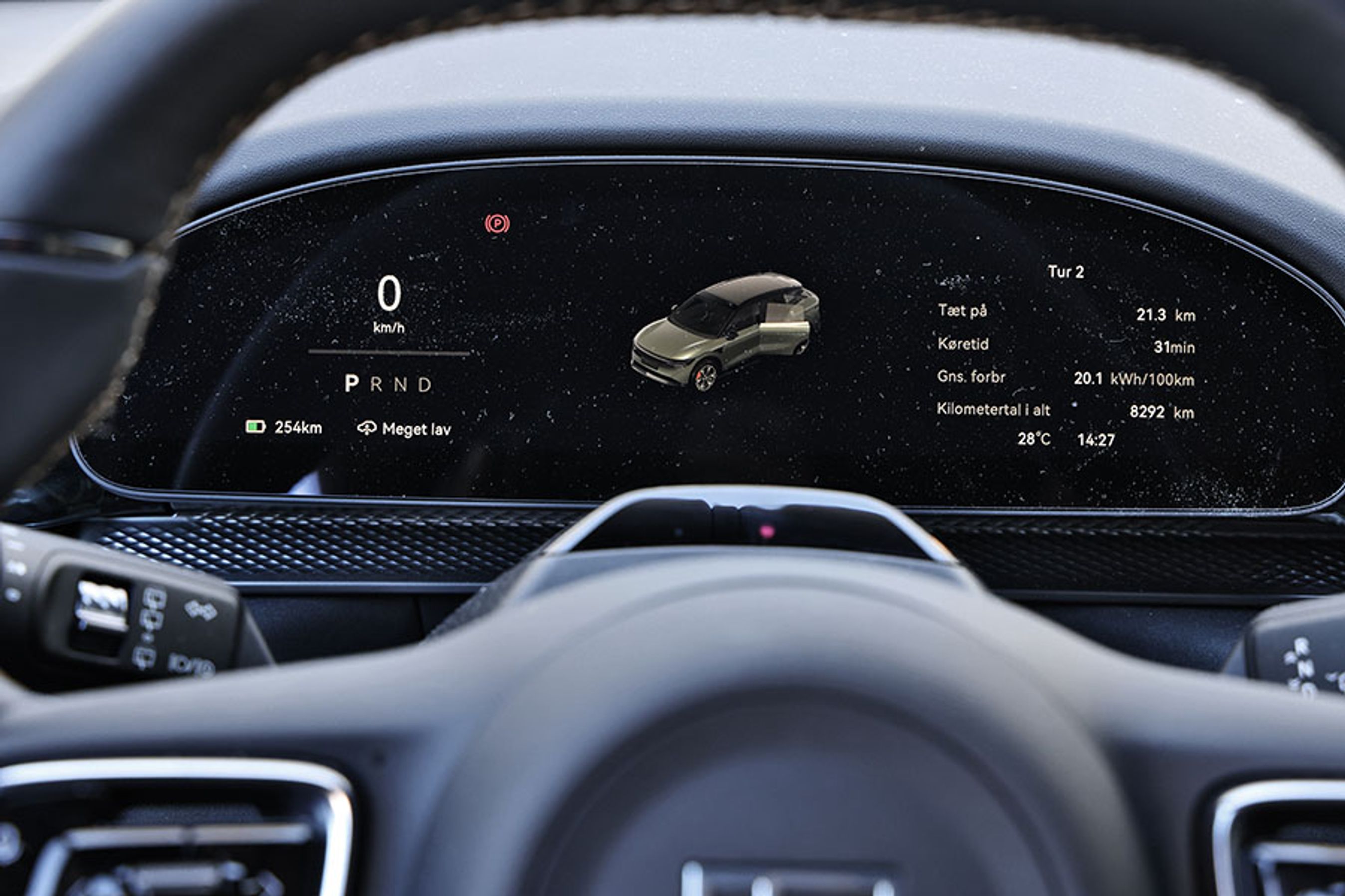 Instrumenthuset har en 13” HD LCD-skærm med flere visningsmuligheder.