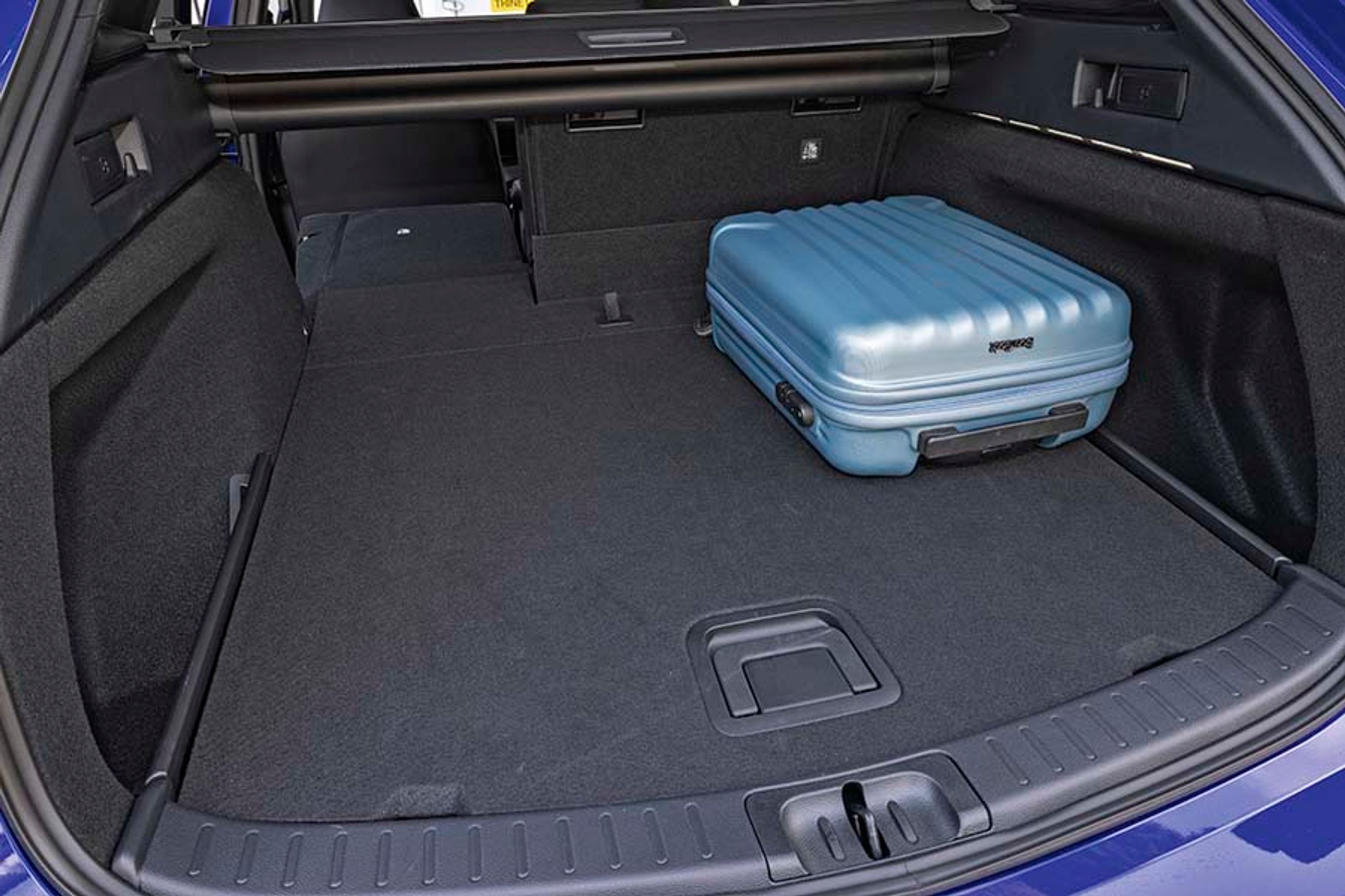 Bagagerummet rummer 581 liter, og det er både stort og regulært i formen. Der er desuden et ekstra rum under gulvet til småting. Med trækkrog monteret må bilen trække op til 750 kg.