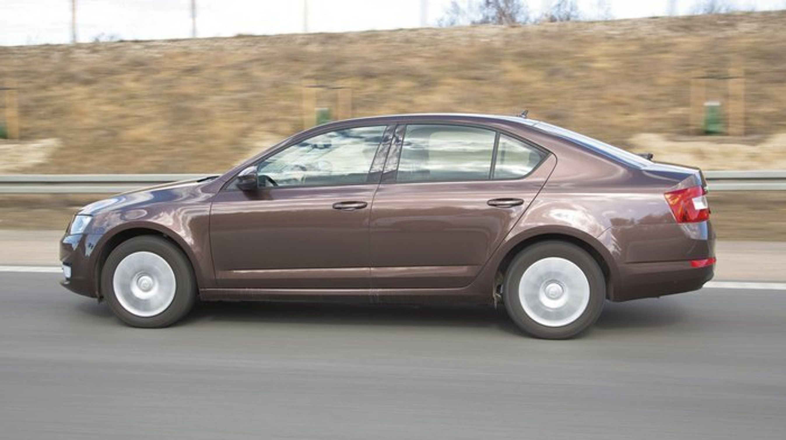 Skoda Octavia fra siden