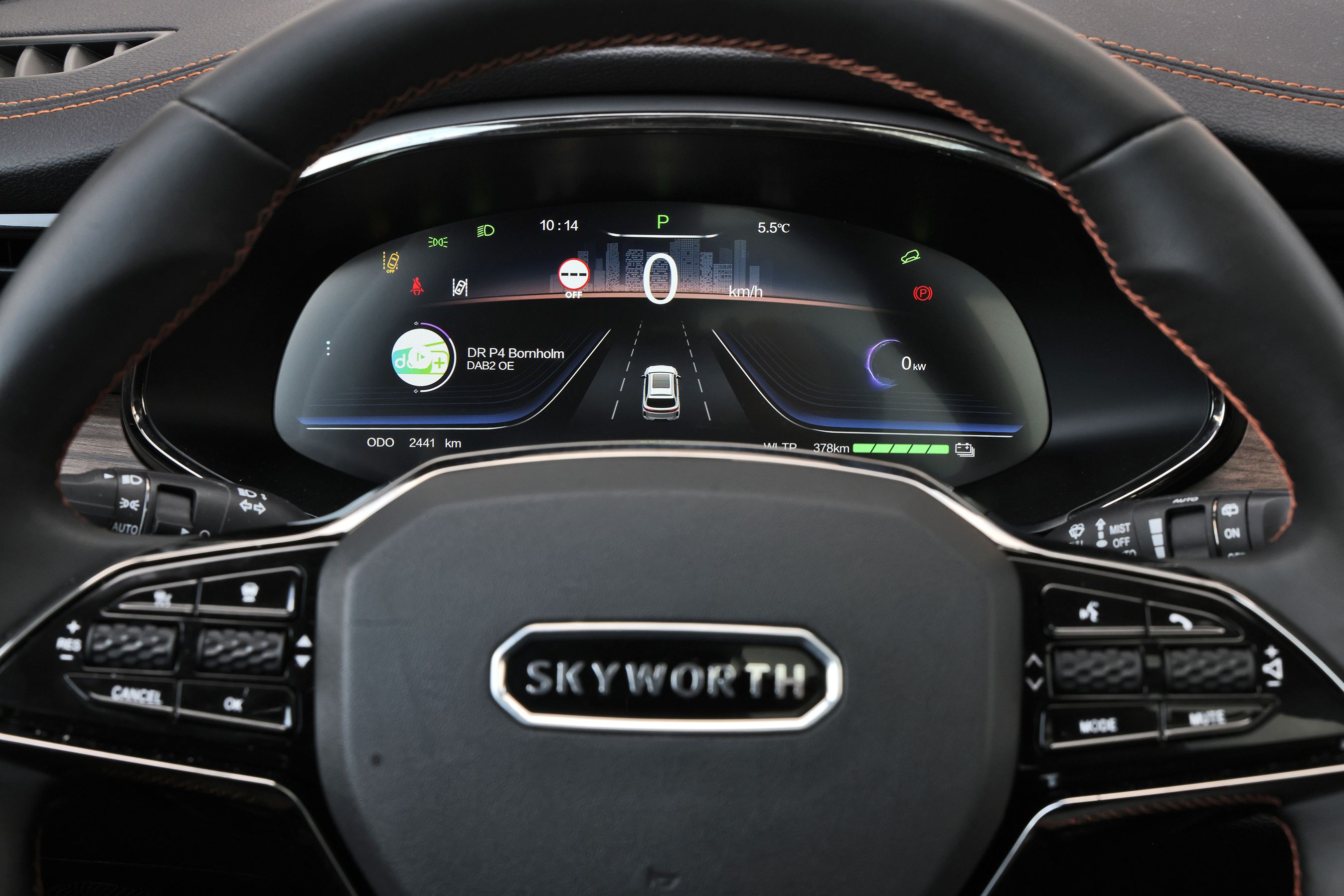 Digitalt instrumenthus i en Skyworth K