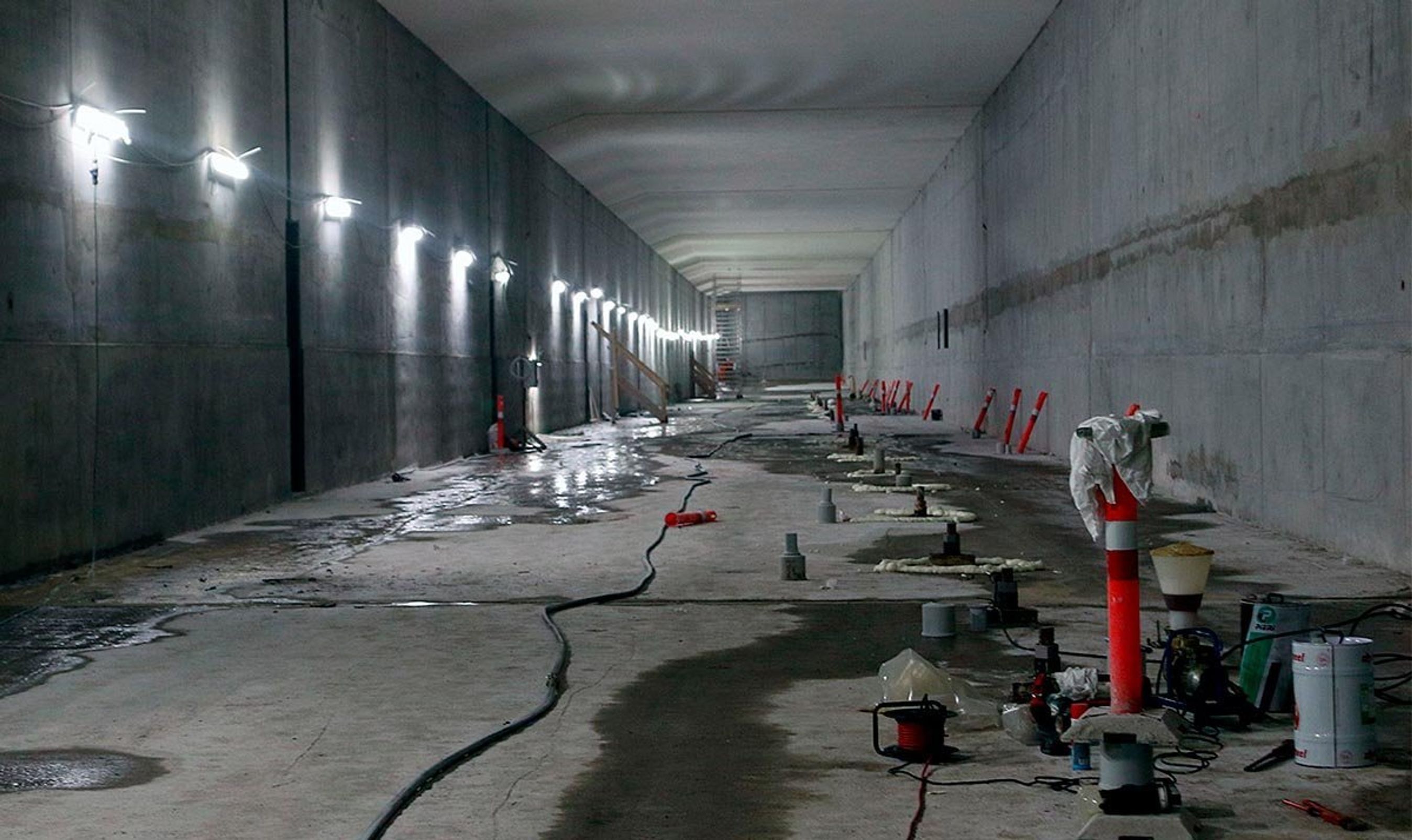 Den nuværende tunnel har en ca. 200 meter lang del, som ikke bruges i dag. Men den betyder, at det bliver forholdvsis enkelt at koble de to tunneller sammen uden at genere trafkken ret meget.