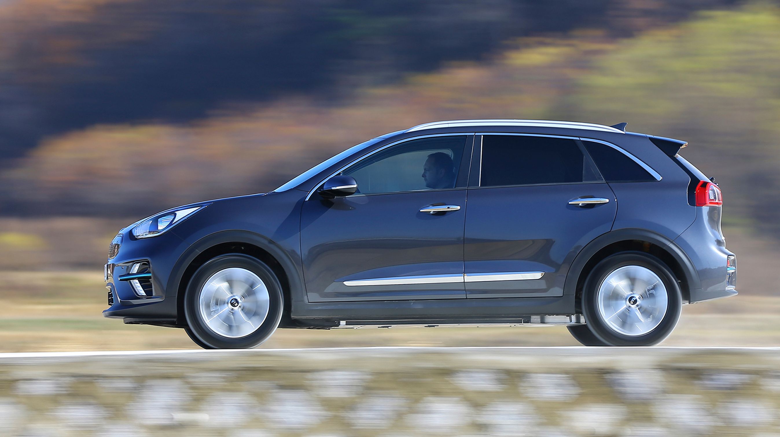 Kia Niro må i elbiludgaven desværre ikke køre med anhængertræk i de første udgaver. Men Kia er ved at undersøge muligheden for at tillade dette på længere sigt.