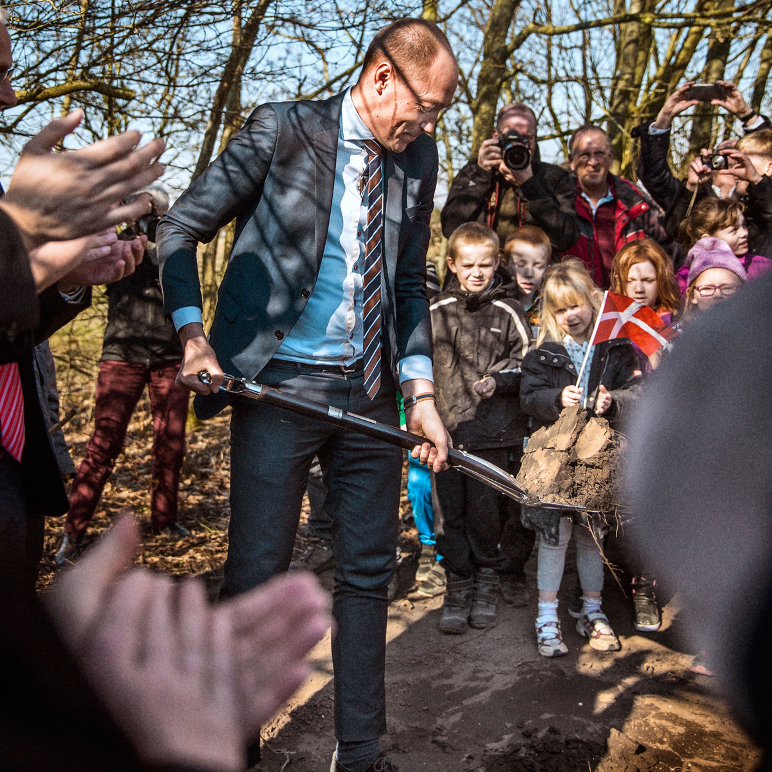 Transportminister Magnus Heunicke stod for den officielle, men ikke reelle byggestart. Foto: Vejdirektoratet