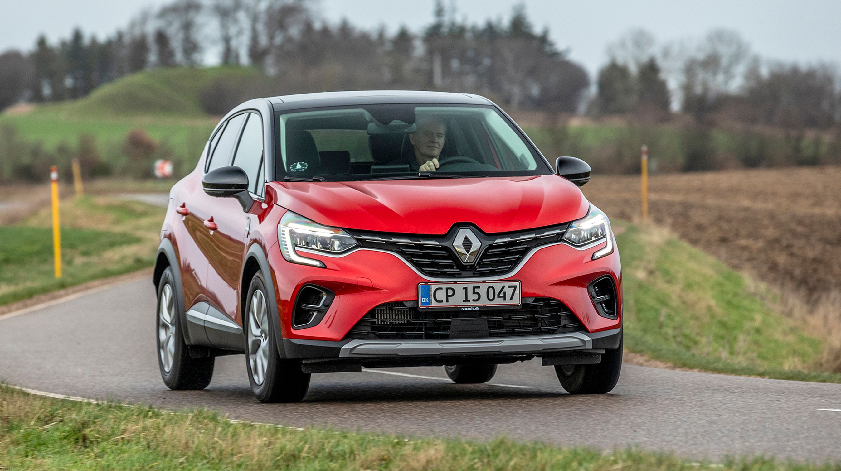 Captur er blevet større og mere komfortabel. Den er både behagelig, når man kører på en snoet landevej, og når man triller derudad på motorvejen.