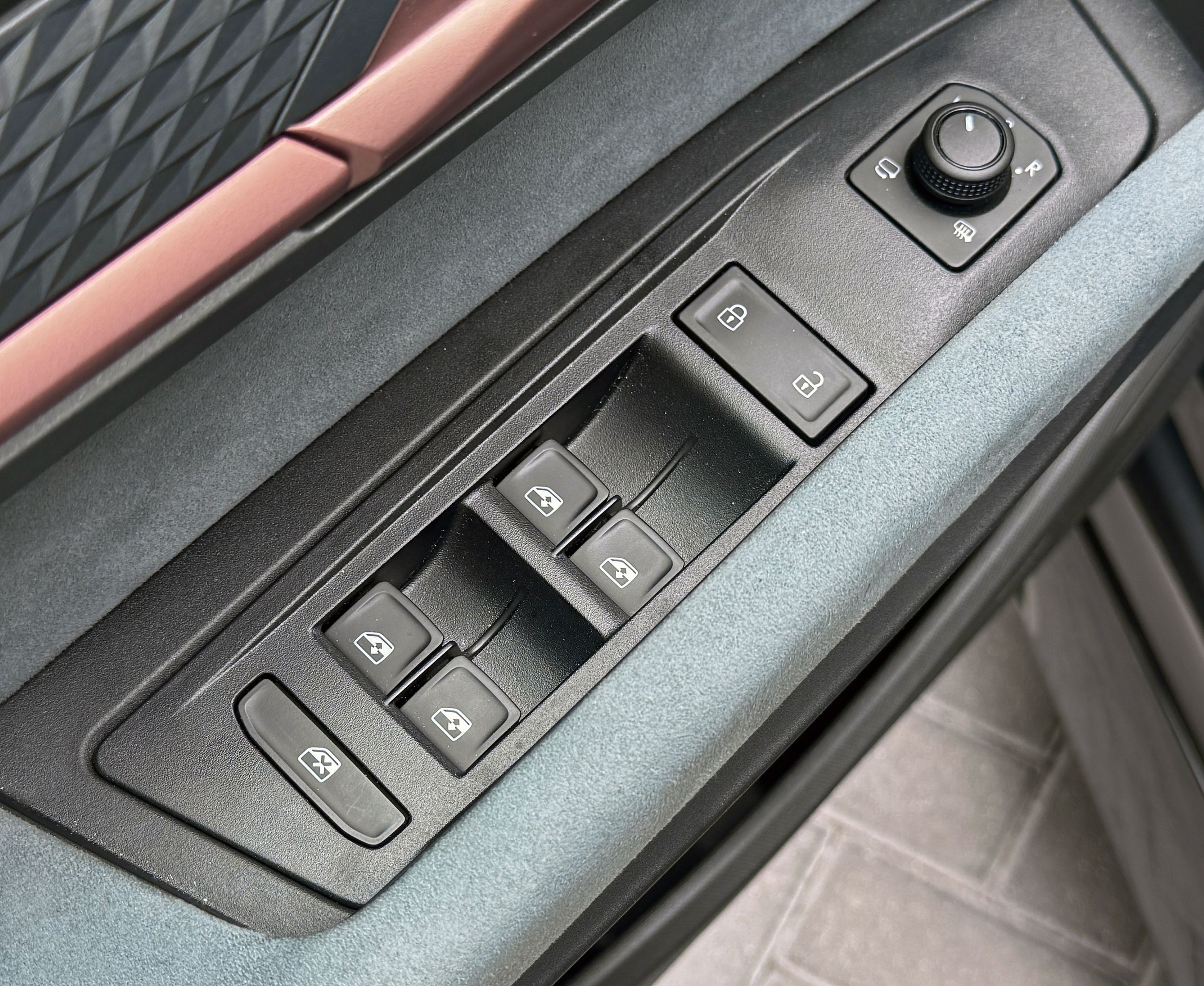 Dørpanel i Cupra Born
