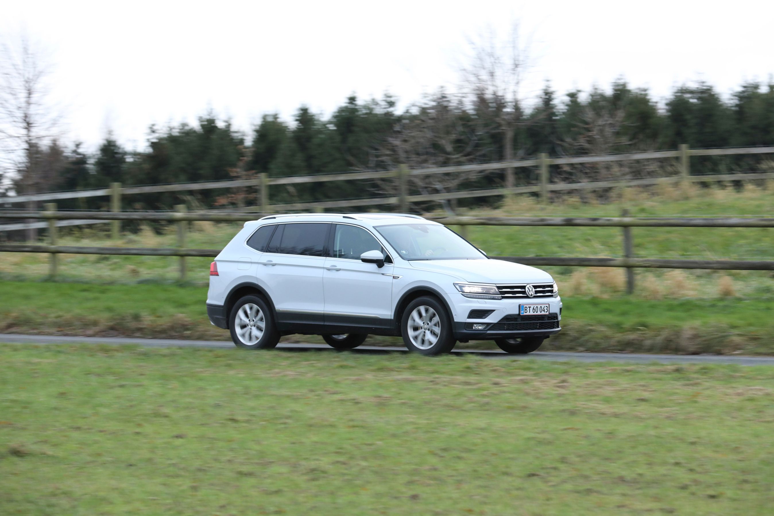 VW Tiguan Allspace fra siden