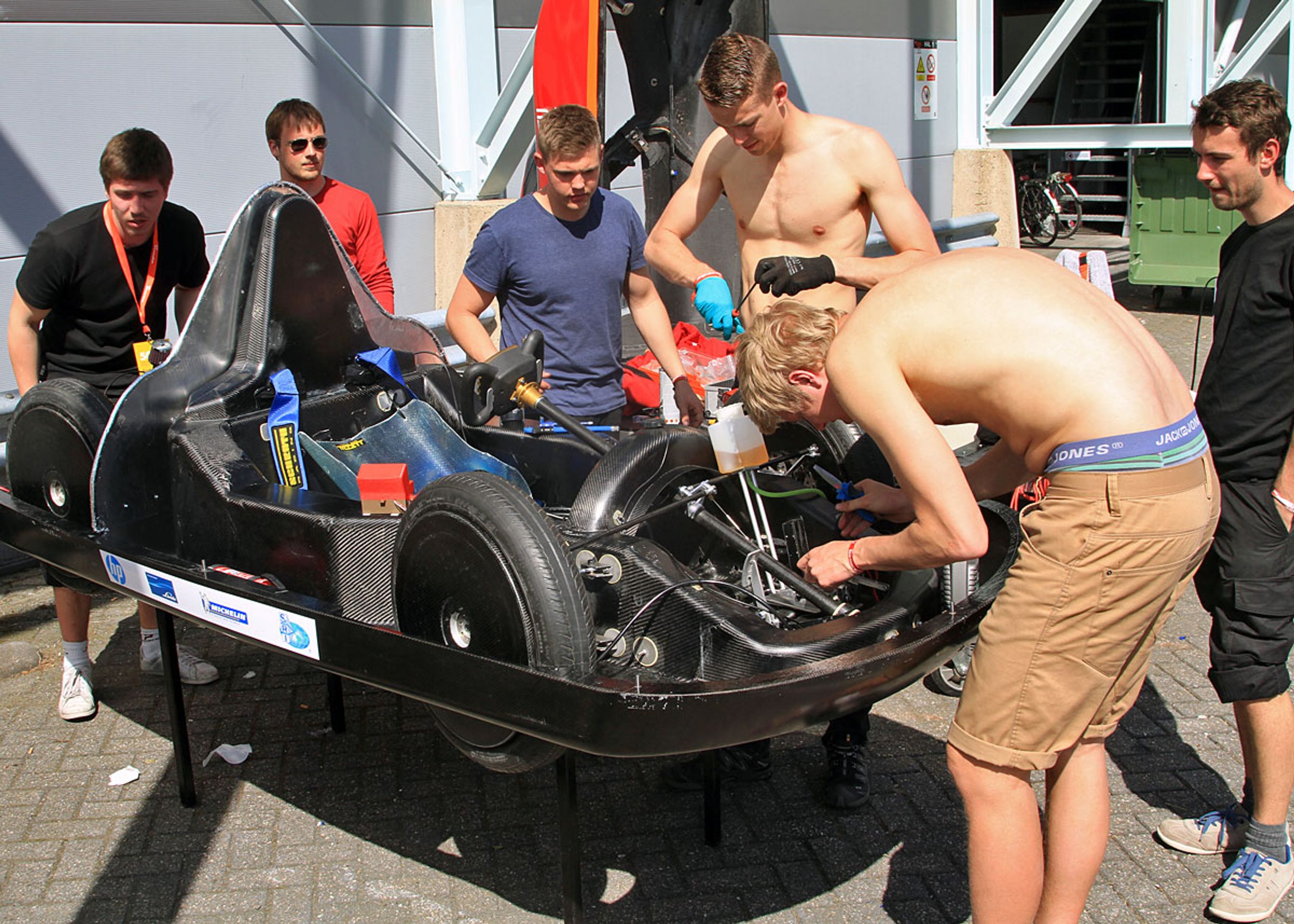 DTU-bilen Dynamo havde mange tekniske problemer før start.