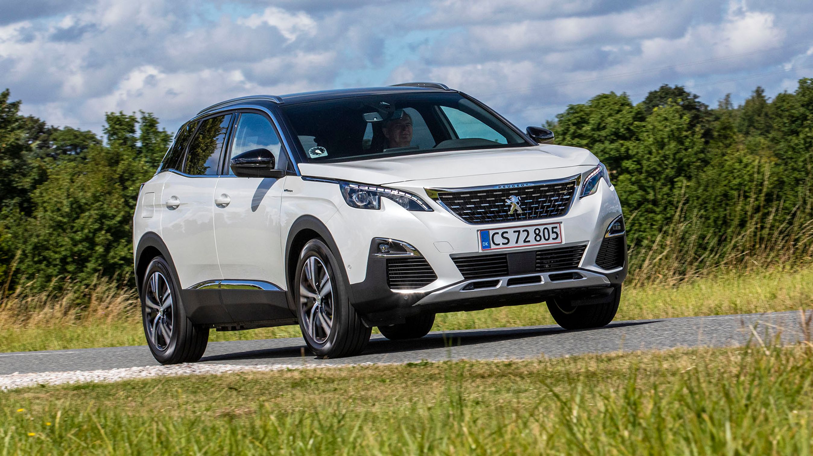 3008-modellen fik et mindre facelift, kort efter vi testede den, men teknikken i HYBRID4-udgaven er den samme. 