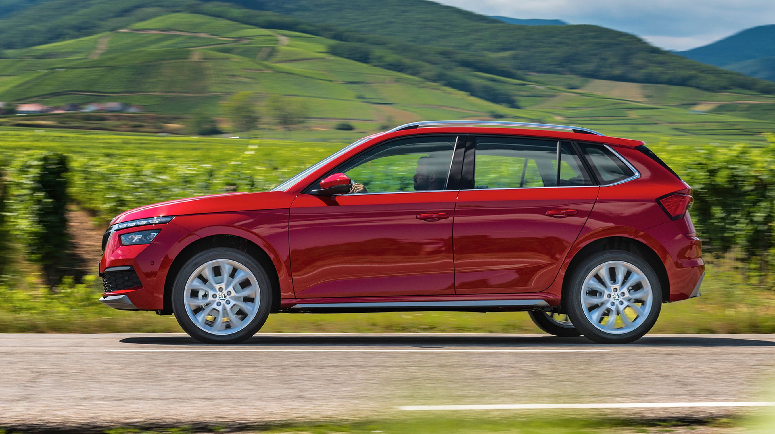 Skoda Kamiq er en lang bil med en stor akselafstand. Det giver bl.a. fin bagsædeplads.