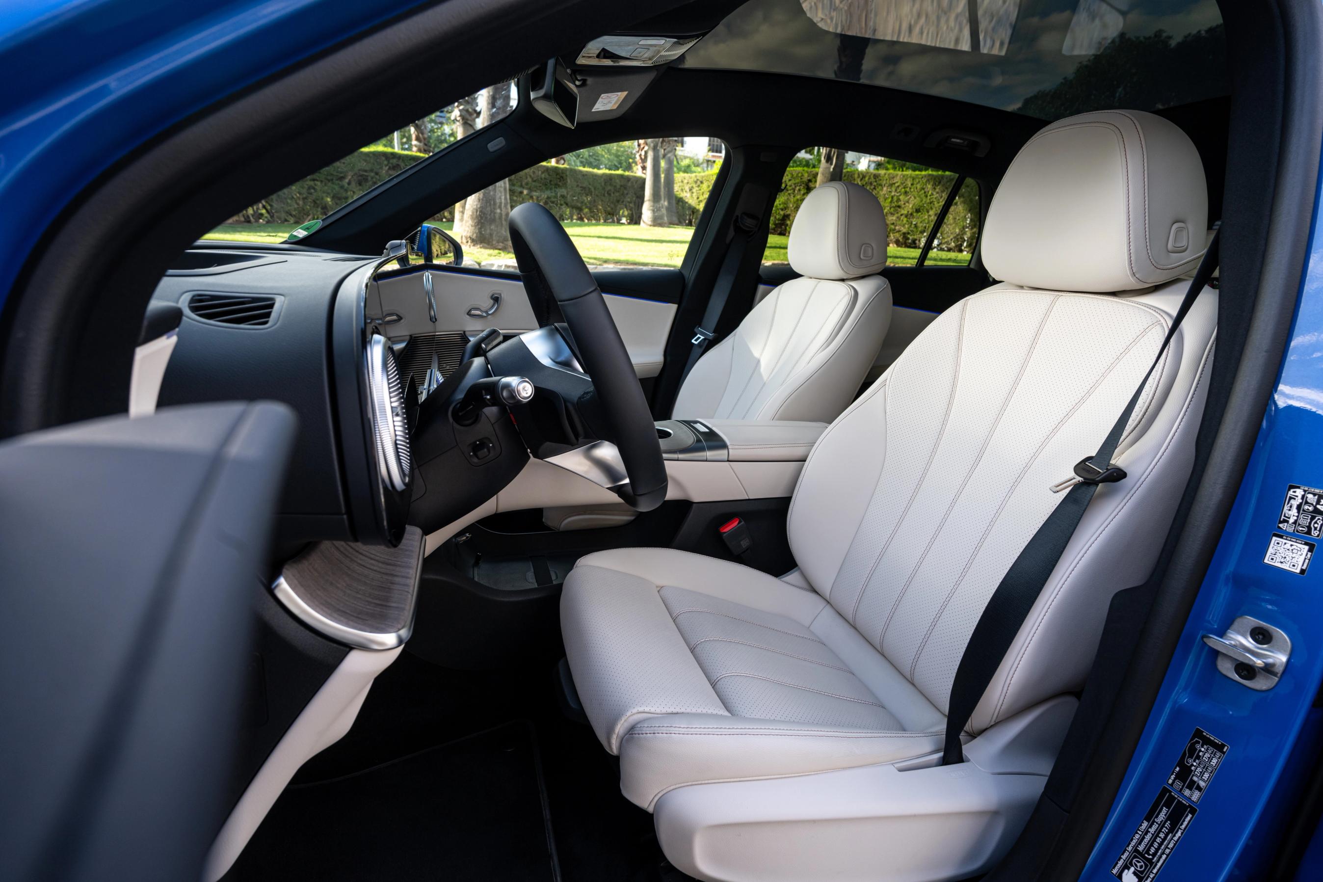 Forsæder i en Mercedes-Benz GLC