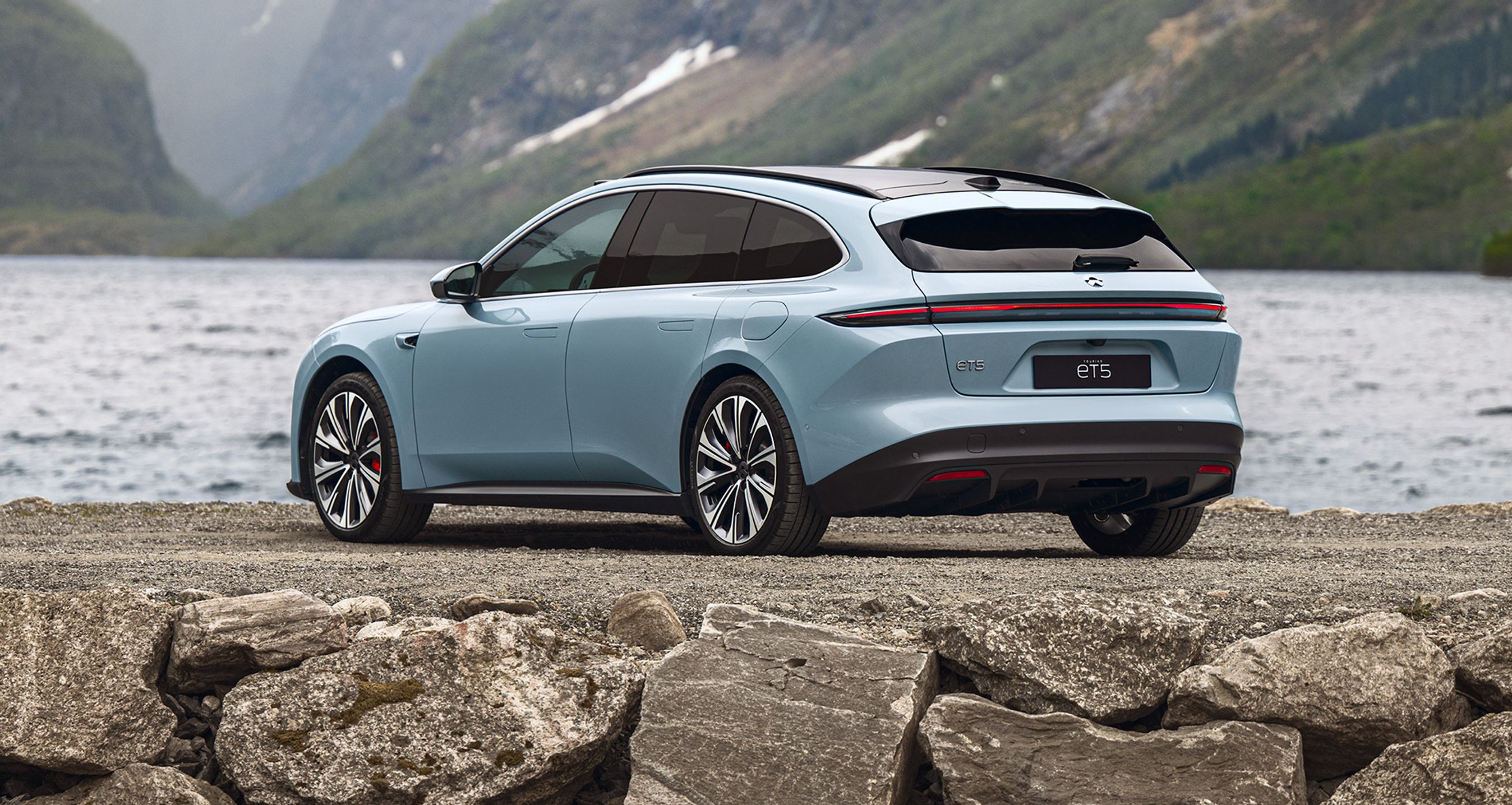 Nio ET5 stationcar bagfra.